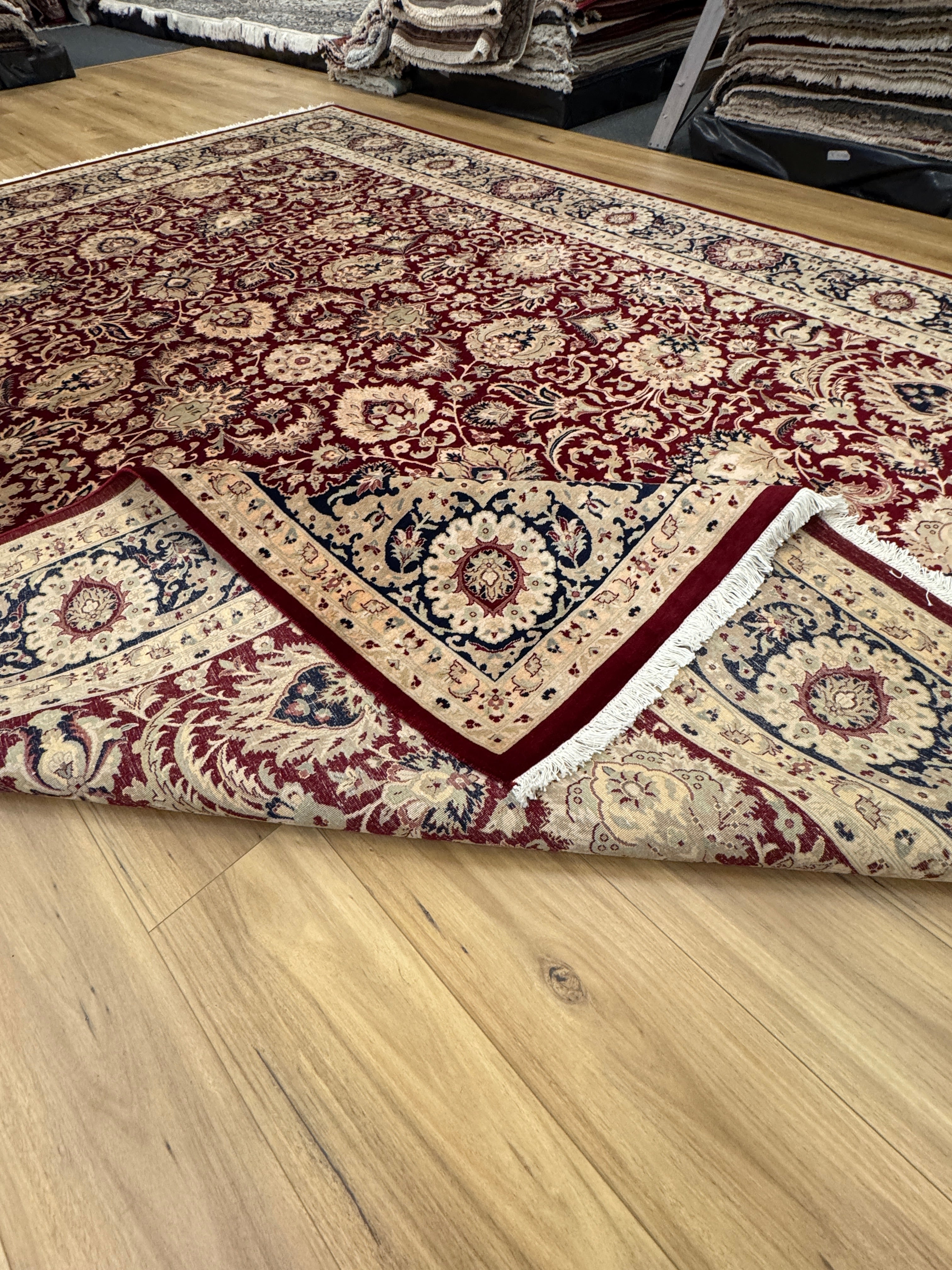 Kashmiri Rug - 365 cm x 273 cm