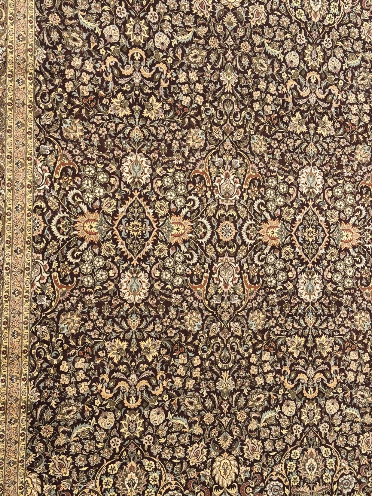 Kashmiri Rug - 371 cm x 280 cm