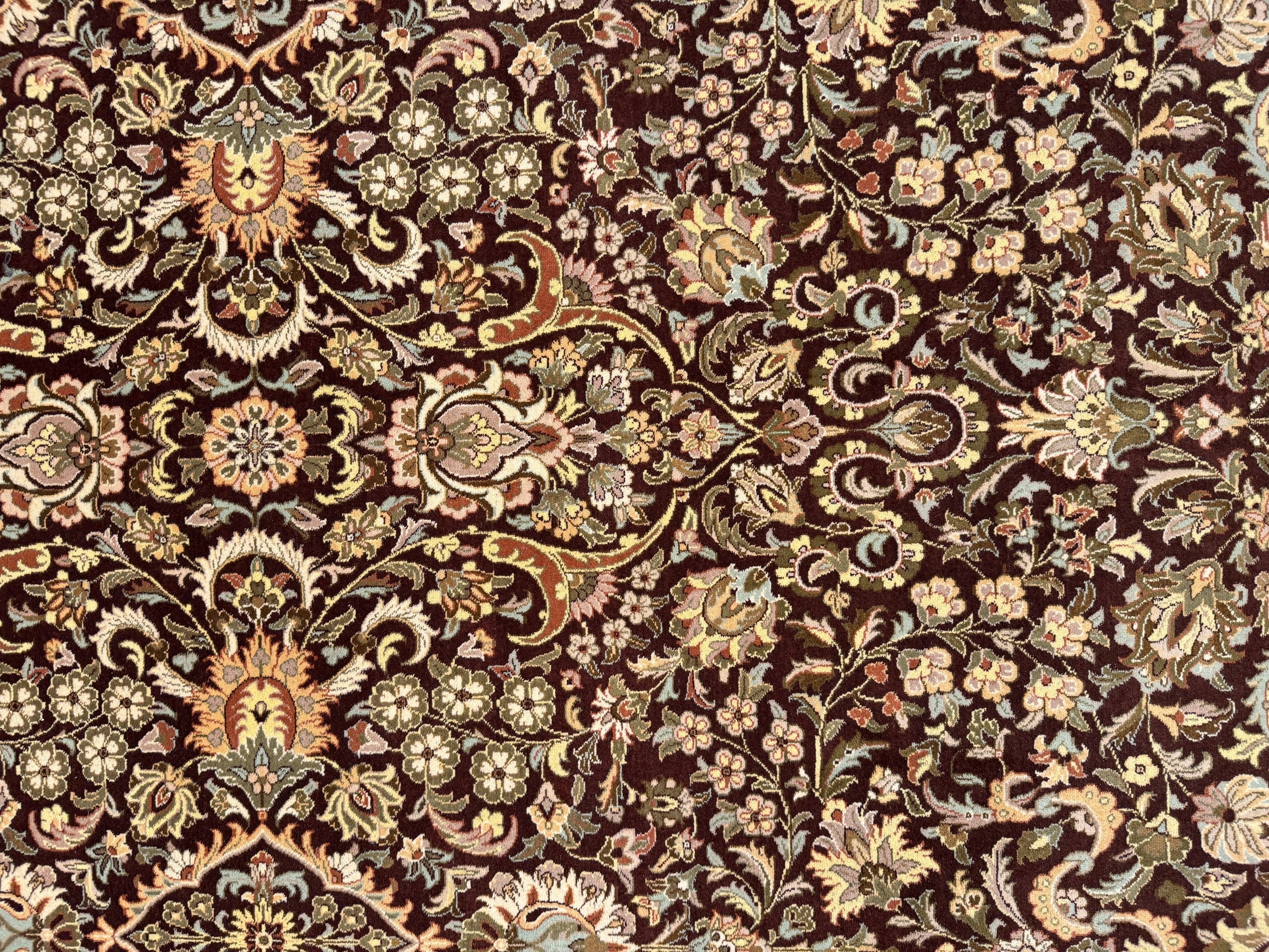 Kashmiri Rug - 371 cm x 280 cm