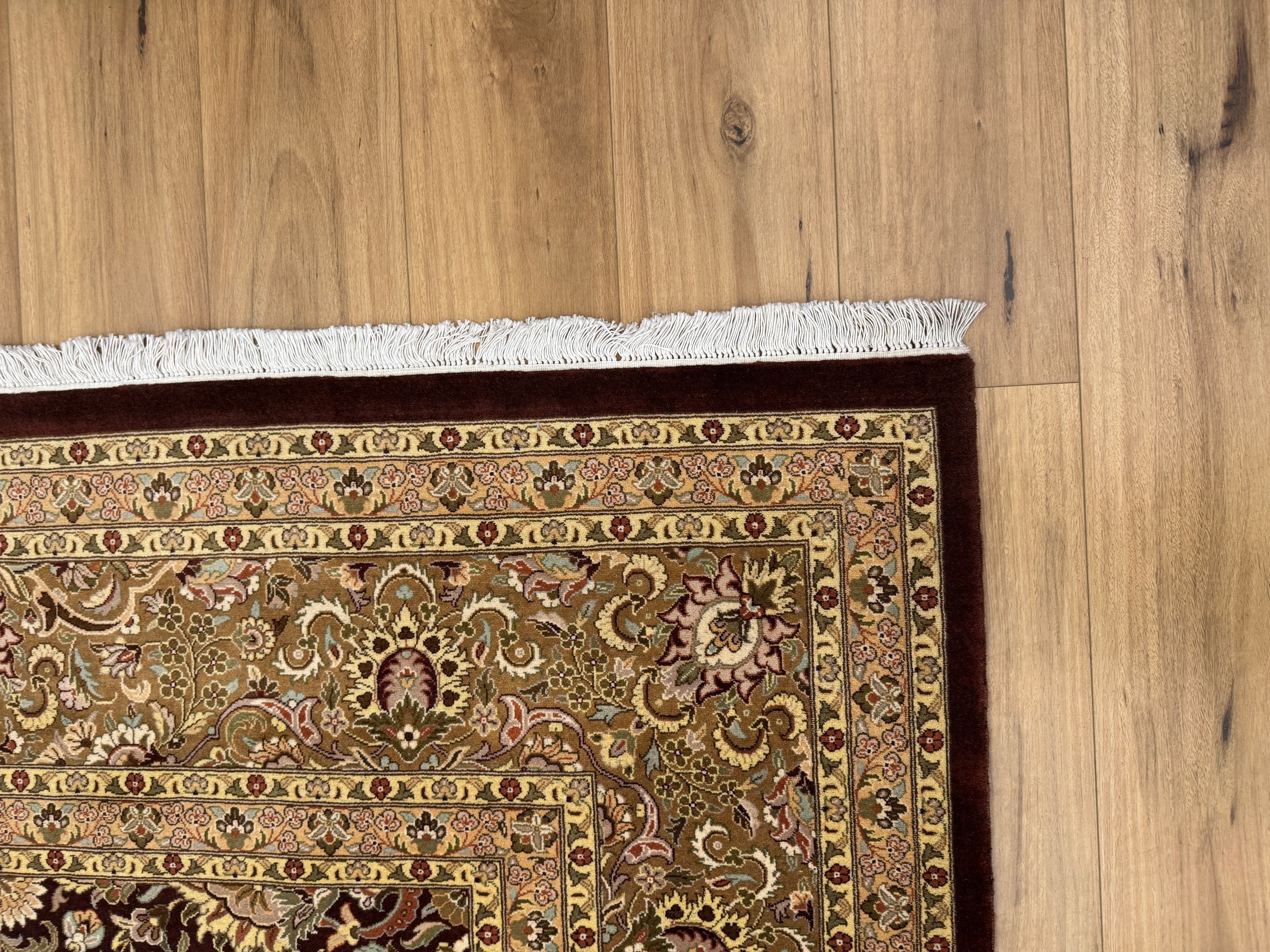 Kashmiri Rug - 371 cm x 280 cm