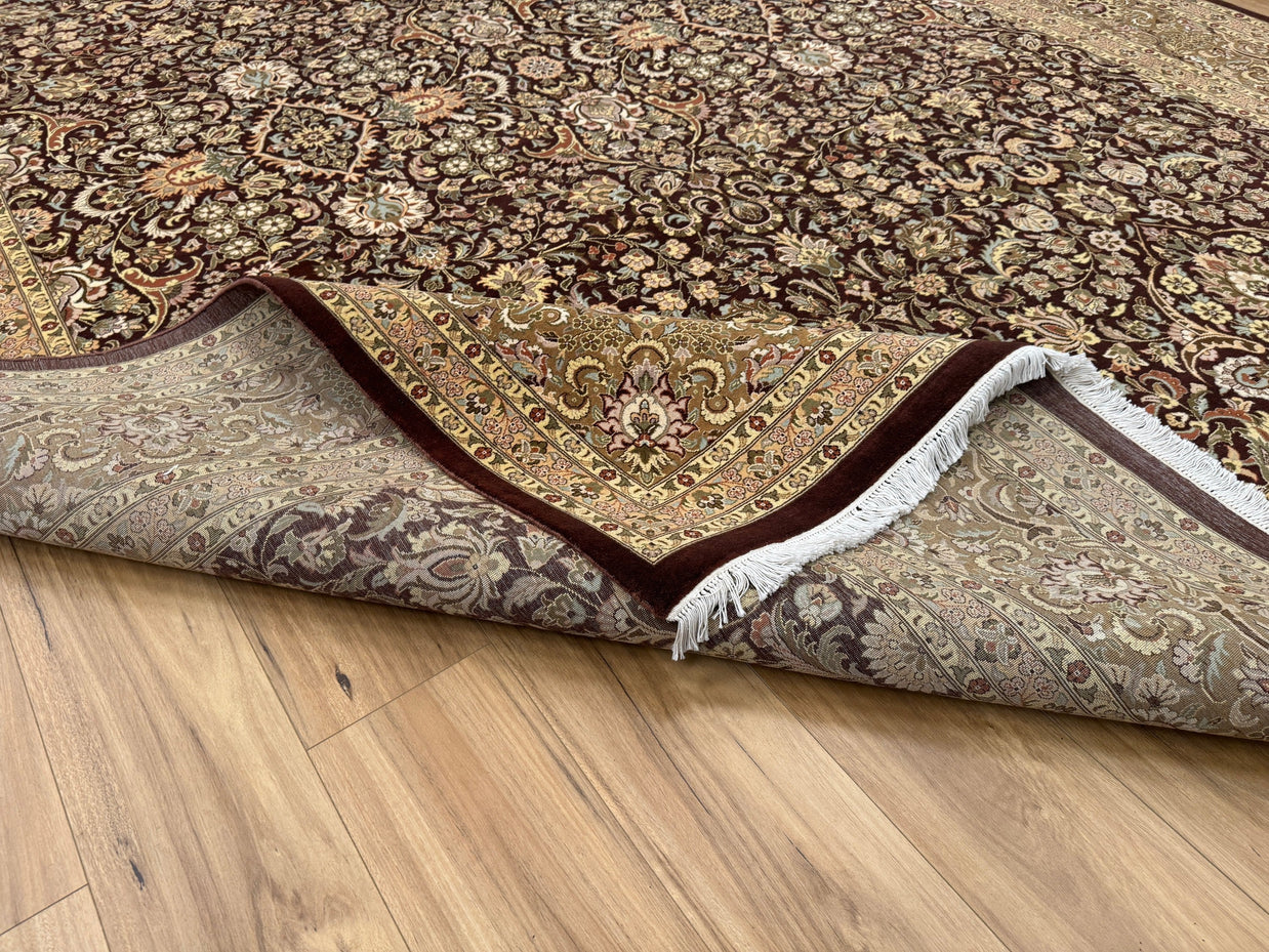 Kashmiri Rug - 371 cm x 280 cm