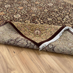Kashmiri Rug - 371 cm x 280 cm