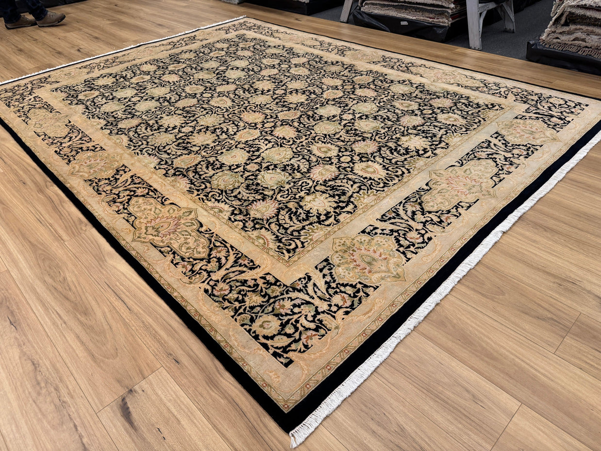 Kashmiri Rug - 322 cm x 245 cm