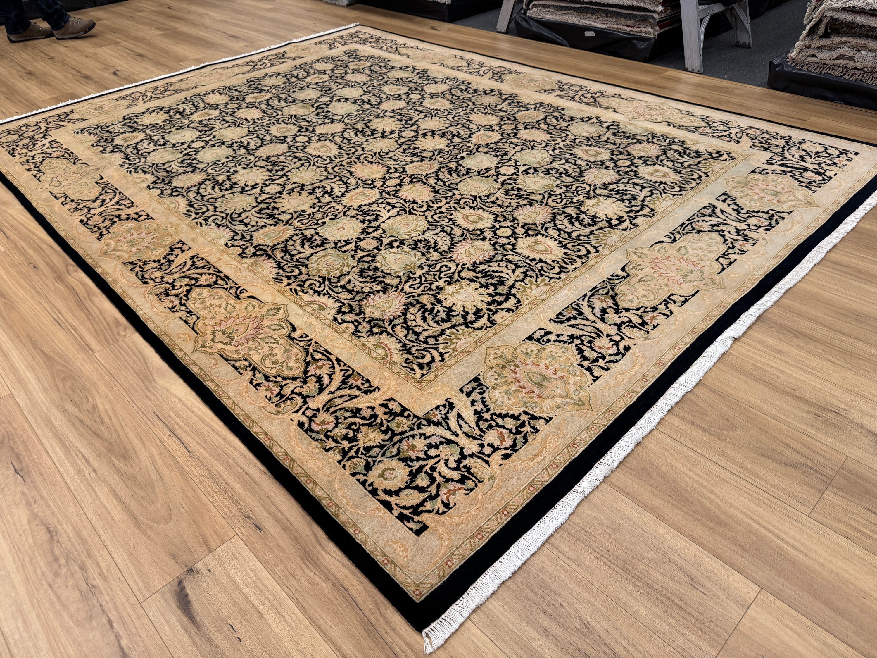 Kashmiri Rug - 322 cm x 245 cm