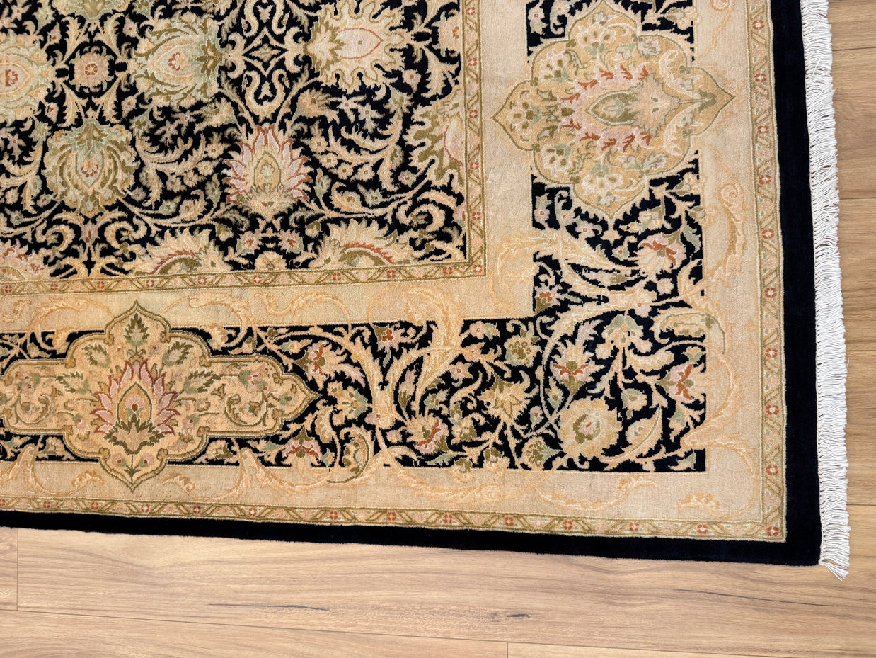 Kashmiri Rug - 322 cm x 245 cm
