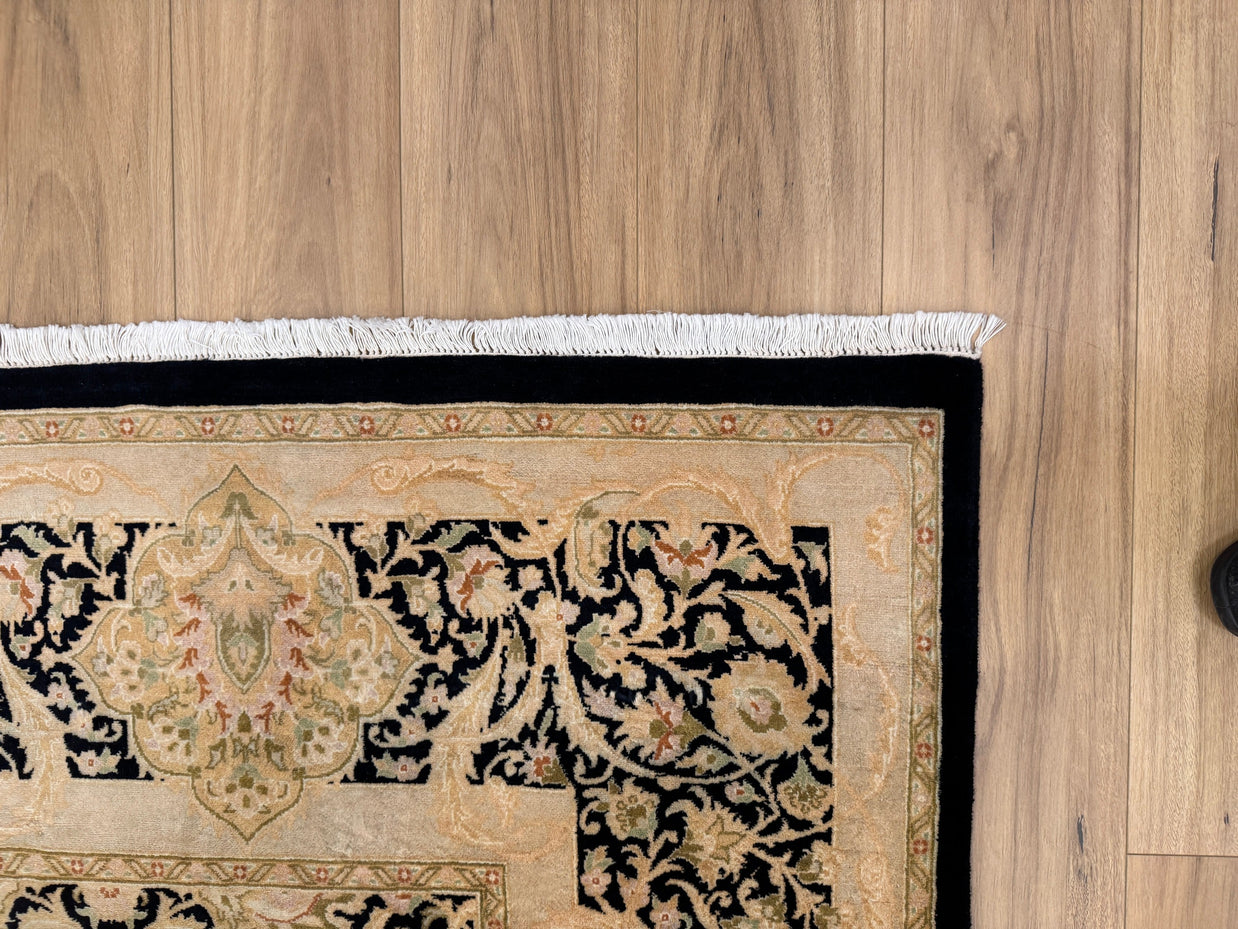 Kashmiri Rug - 322 cm x 245 cm