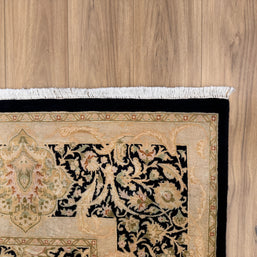Kashmiri Rug - 322 cm x 245 cm