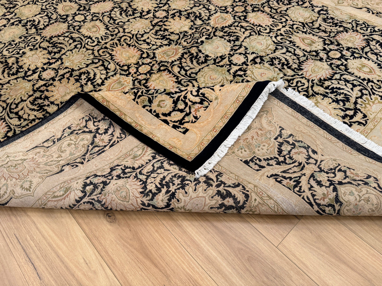 Kashmiri Rug - 322 cm x 245 cm