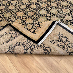 Kashmiri Rug - 322 cm x 245 cm