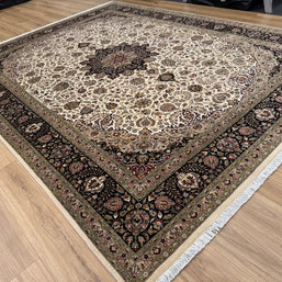 Kashmiri Rug - 365 cm x 275 cm