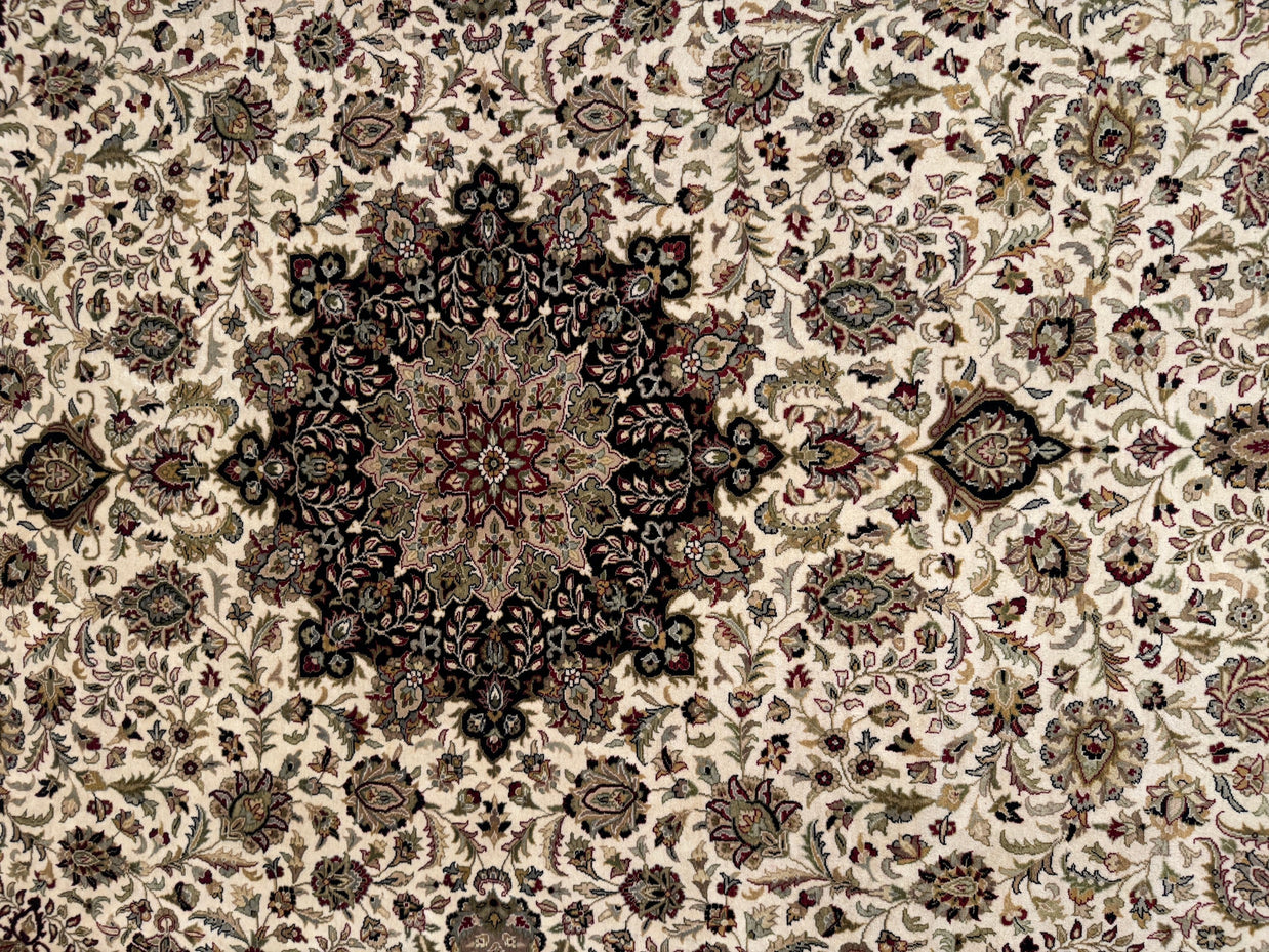 Kashmiri Rug - 365 cm x 275 cm
