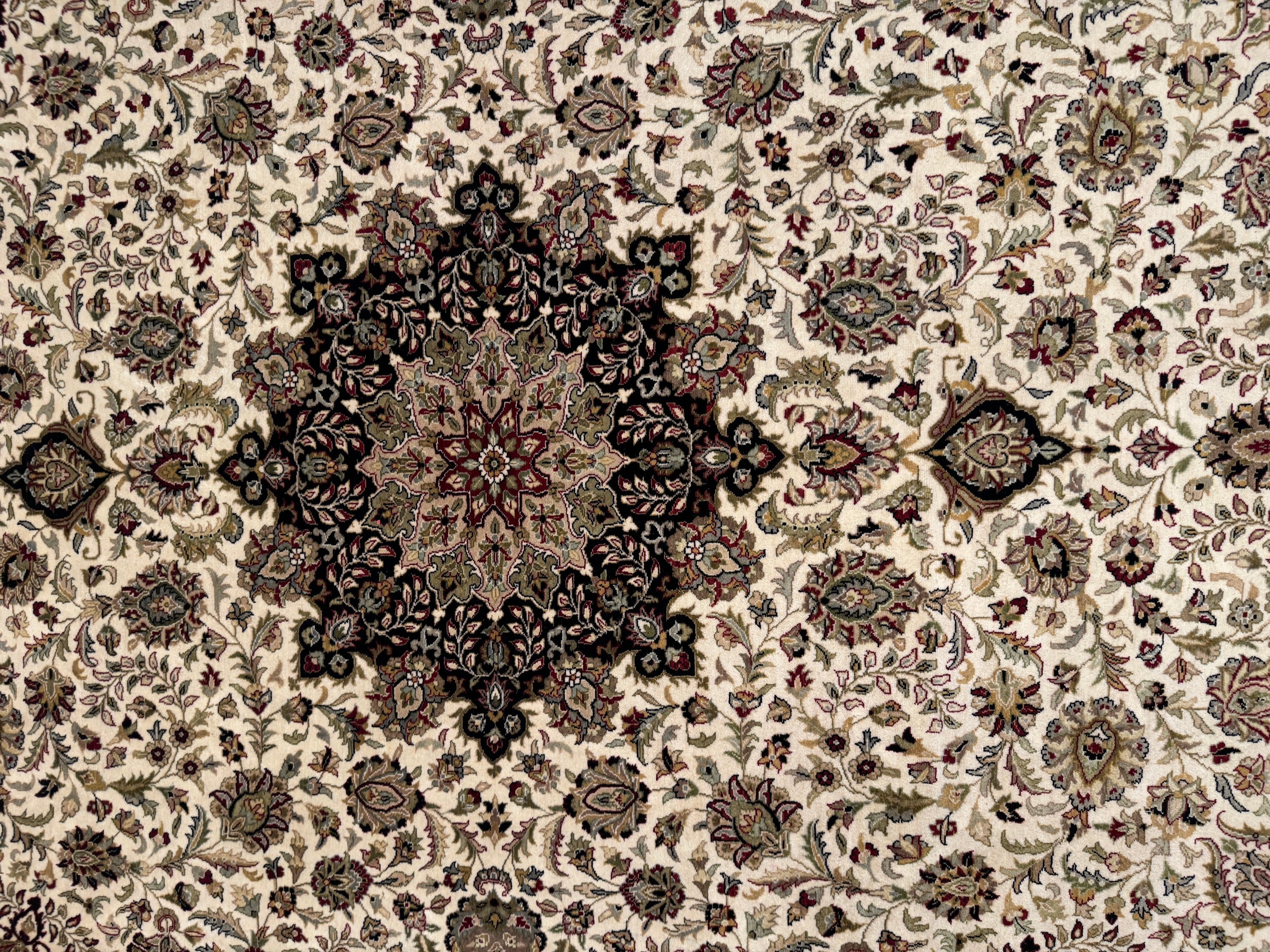 Kashmiri Rug - 365 cm x 275 cm