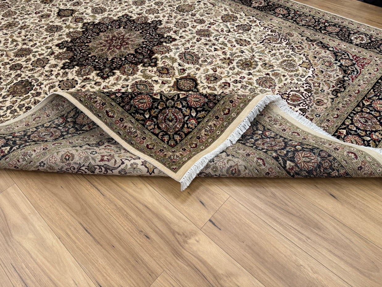 Kashmiri Rug - 365 cm x 275 cm
