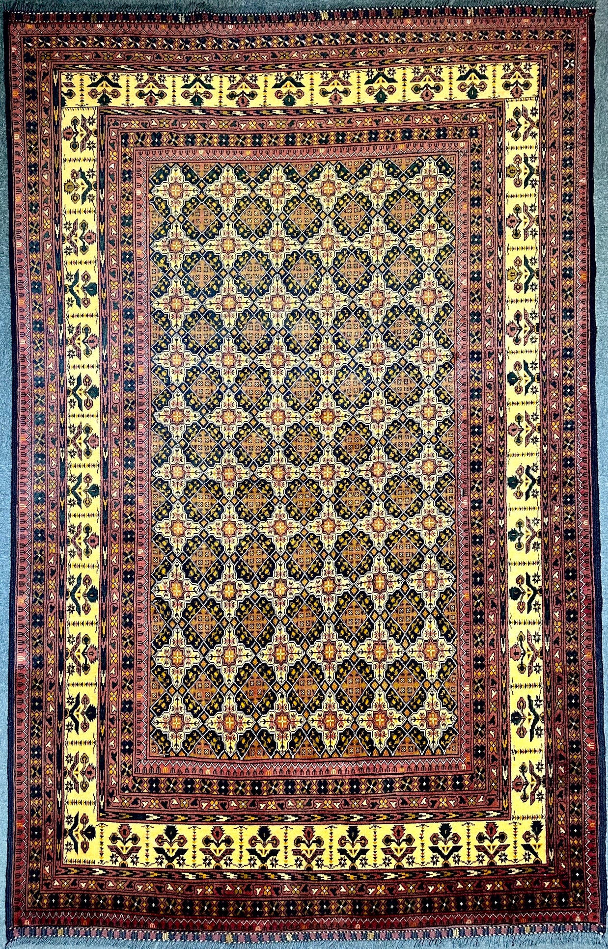 Kundz fine Afghan Hand Knotted Pure Wool Rug