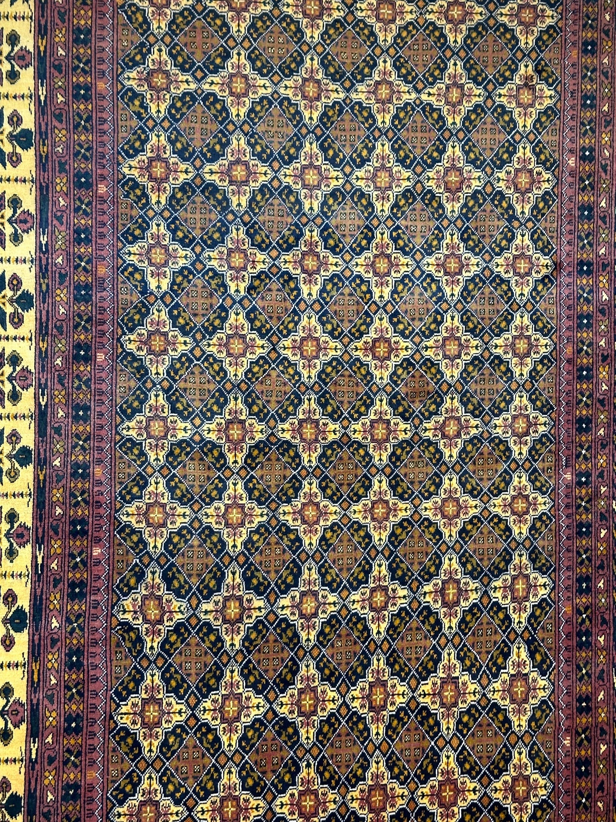 Kundz fine Afghan Hand Knotted Pure Wool Rug