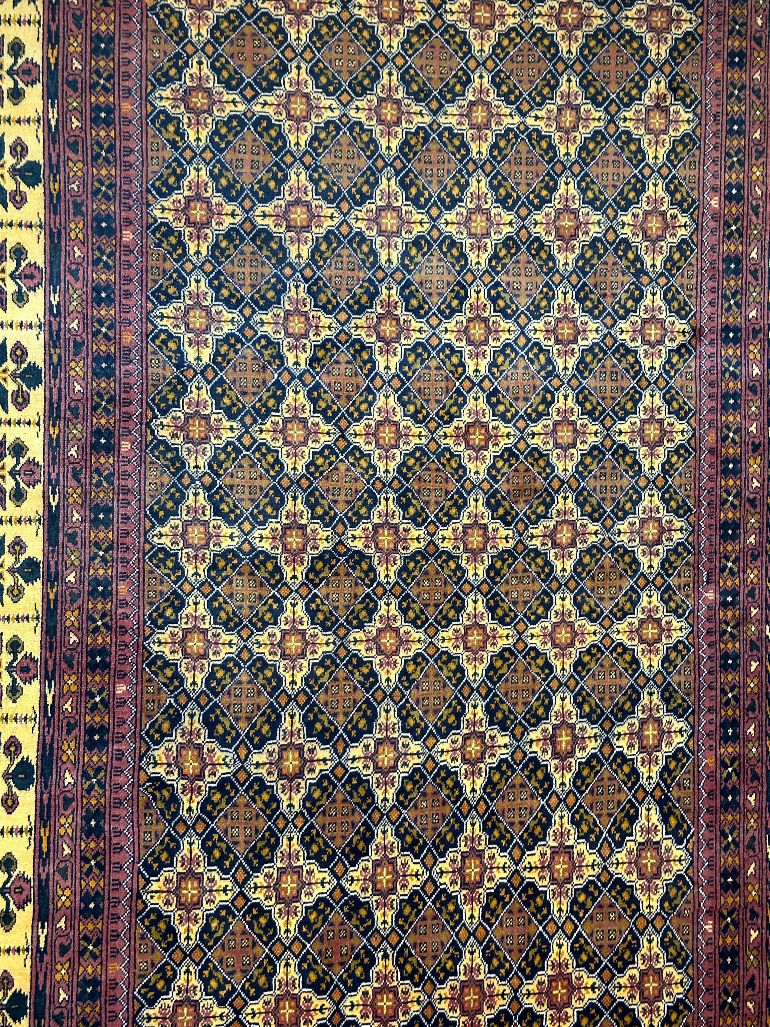 Kundz fine Afghan Hand Knotted Pure Wool Rug