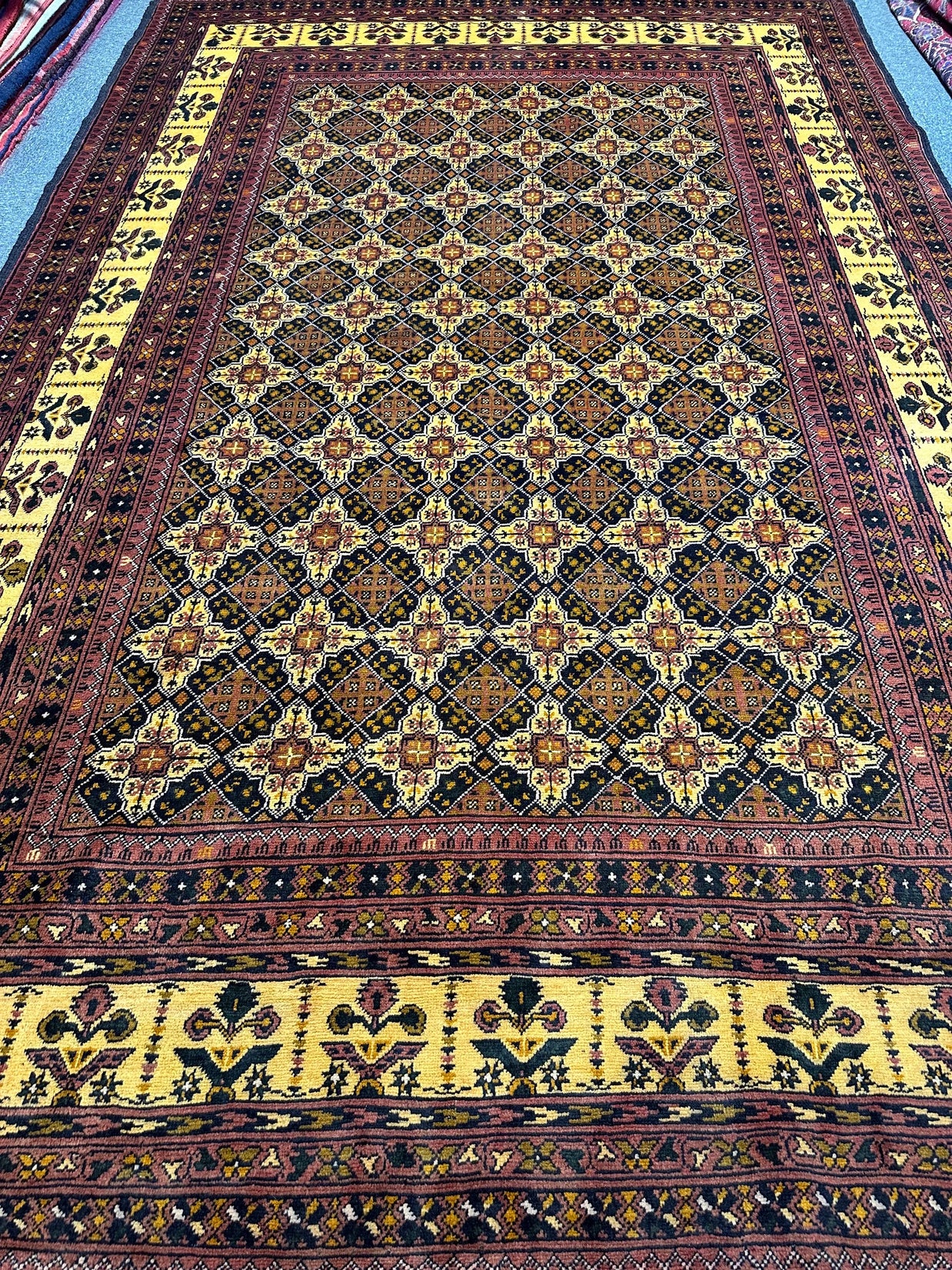 Kundz fine Afghan Hand Knotted Pure Wool Rug