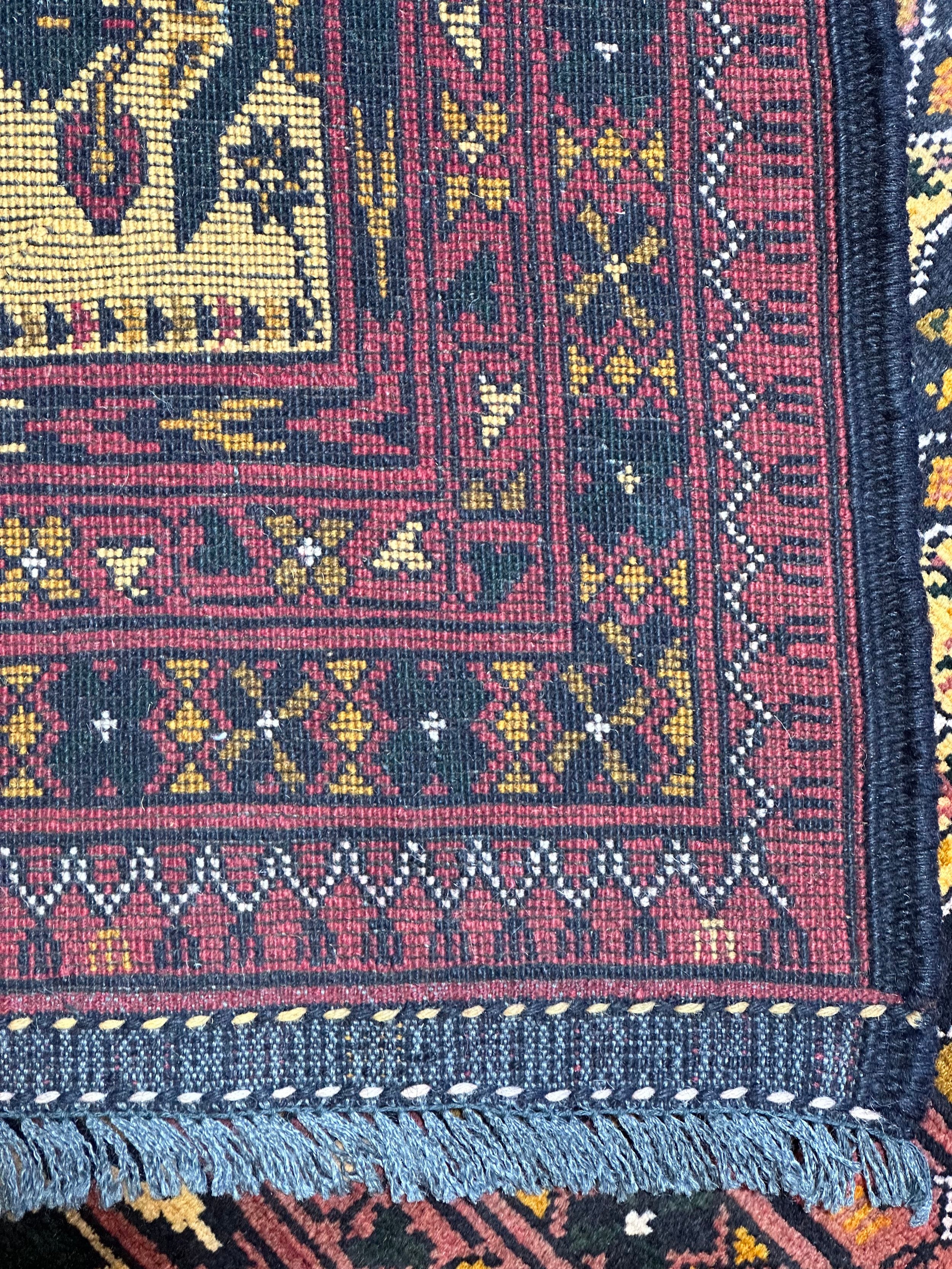 Kundz fine Afghan Hand Knotted Pure Wool Rug