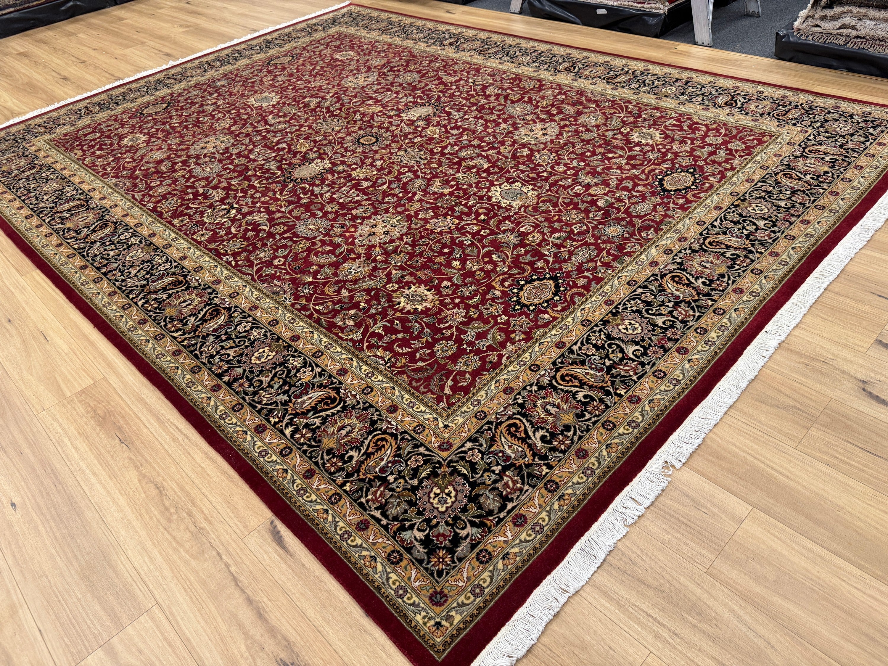 Kashmiri Rug - 365 cm x 275 cm