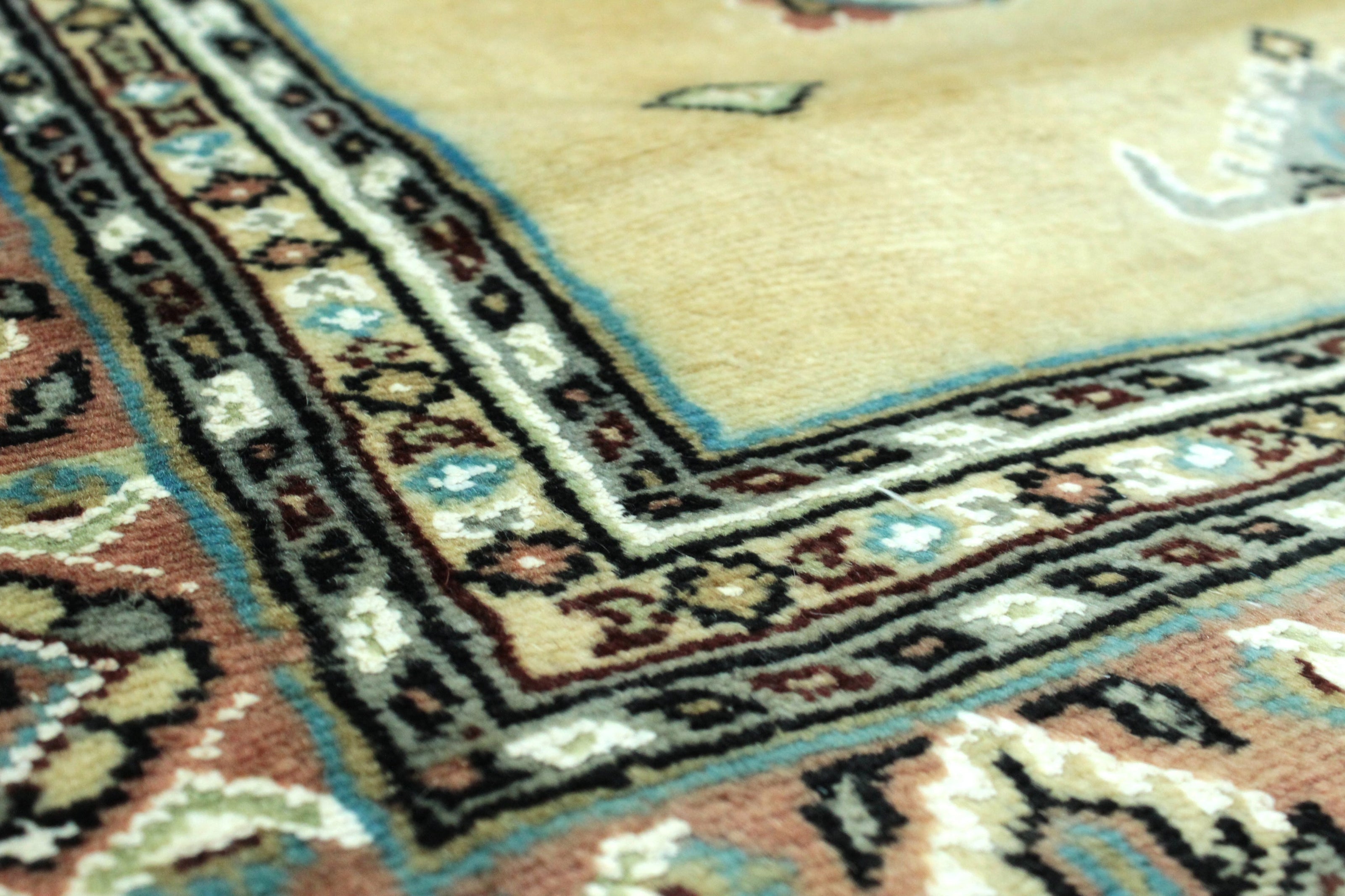 Caucasian Rug - 263 cm x 190 cm
