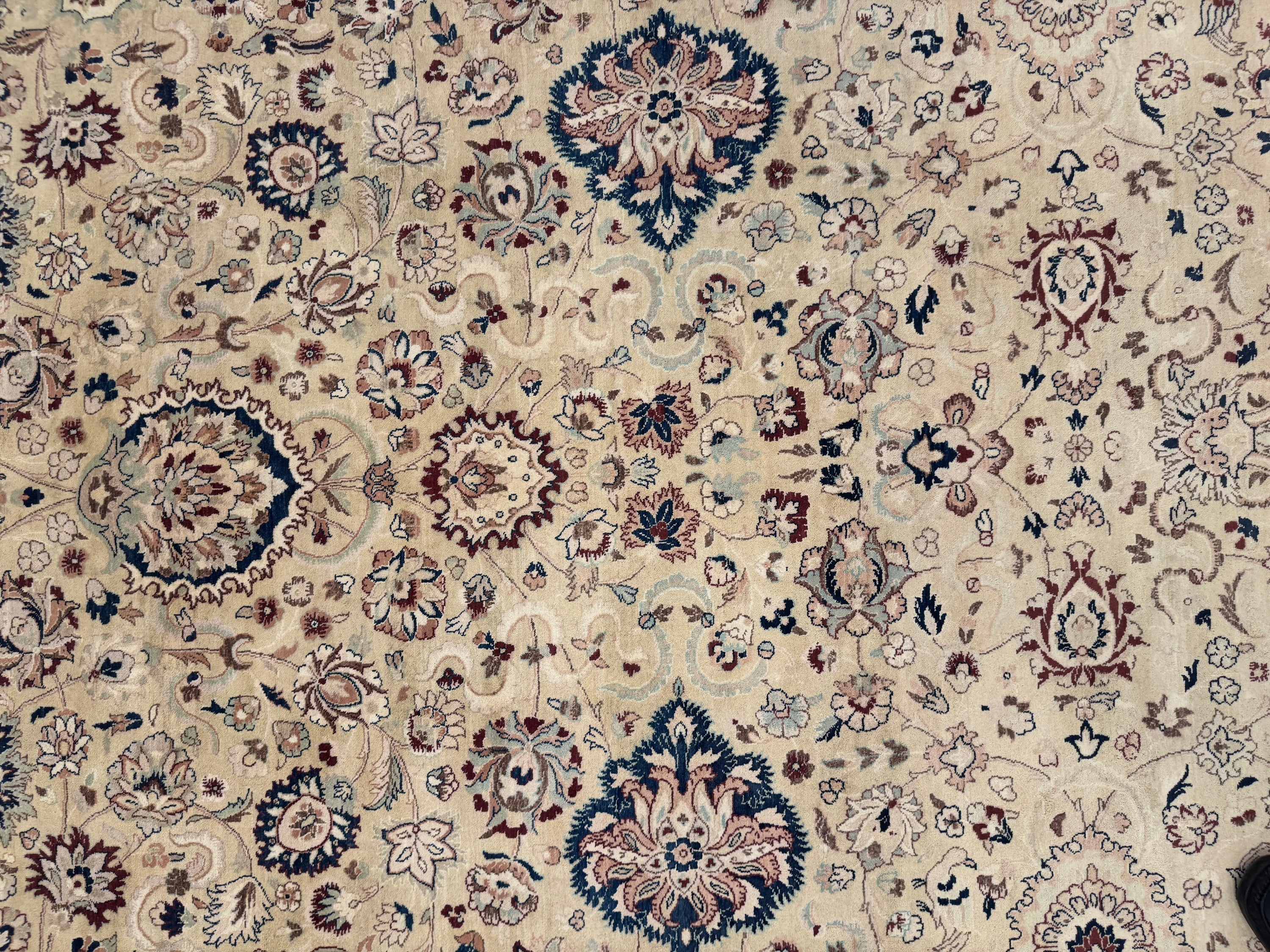 Kashmiri Rug - 371 cm x 271 cm