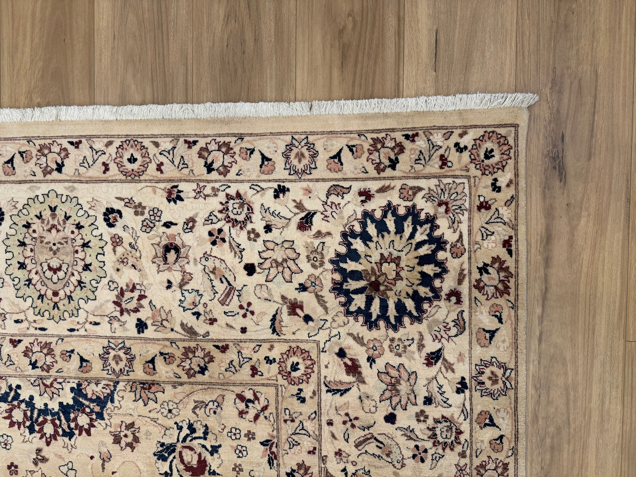 Kashmiri Rug - 371 cm x 271 cm