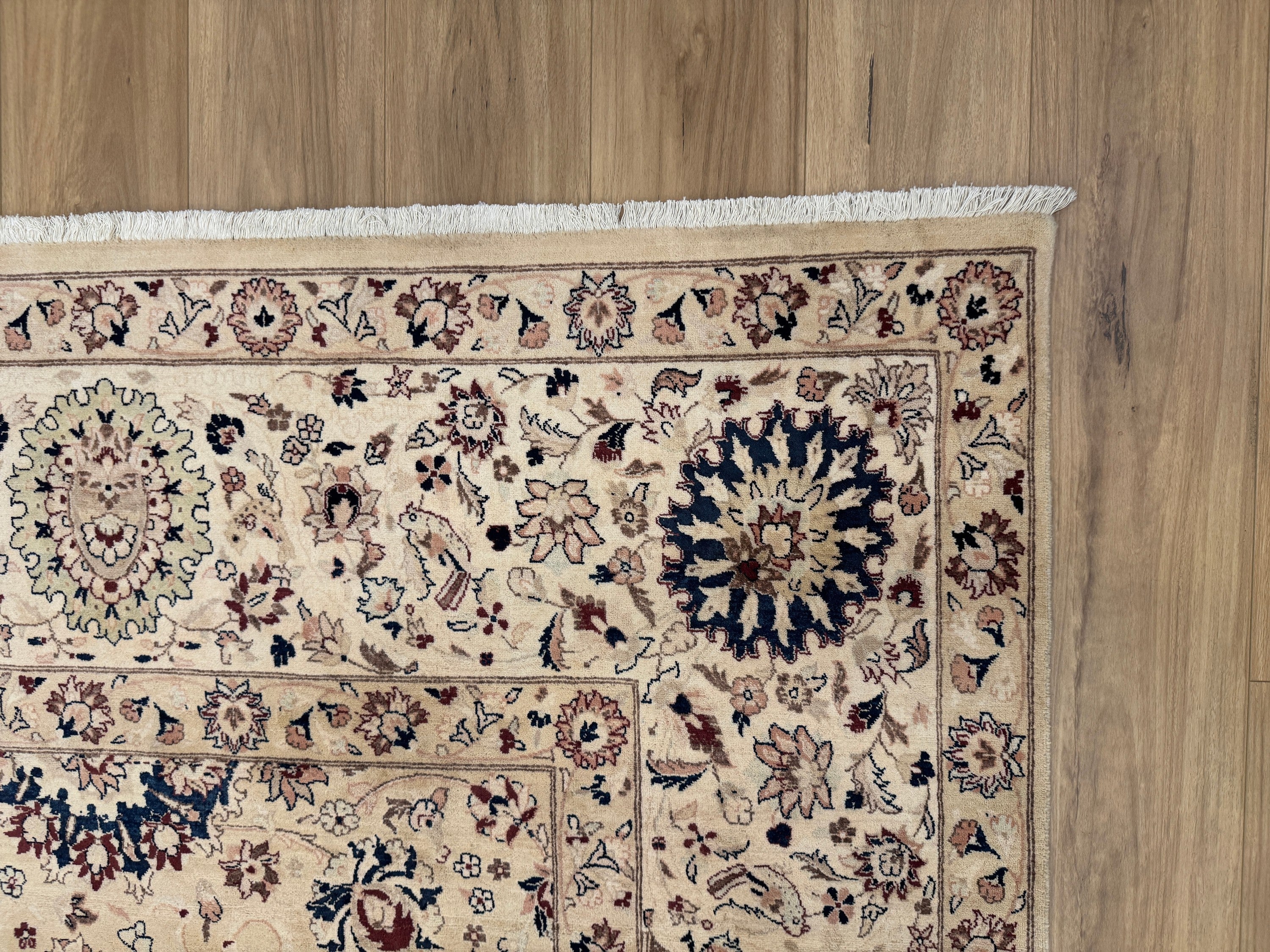 Kashmiri Rug - 371 cm x 271 cm