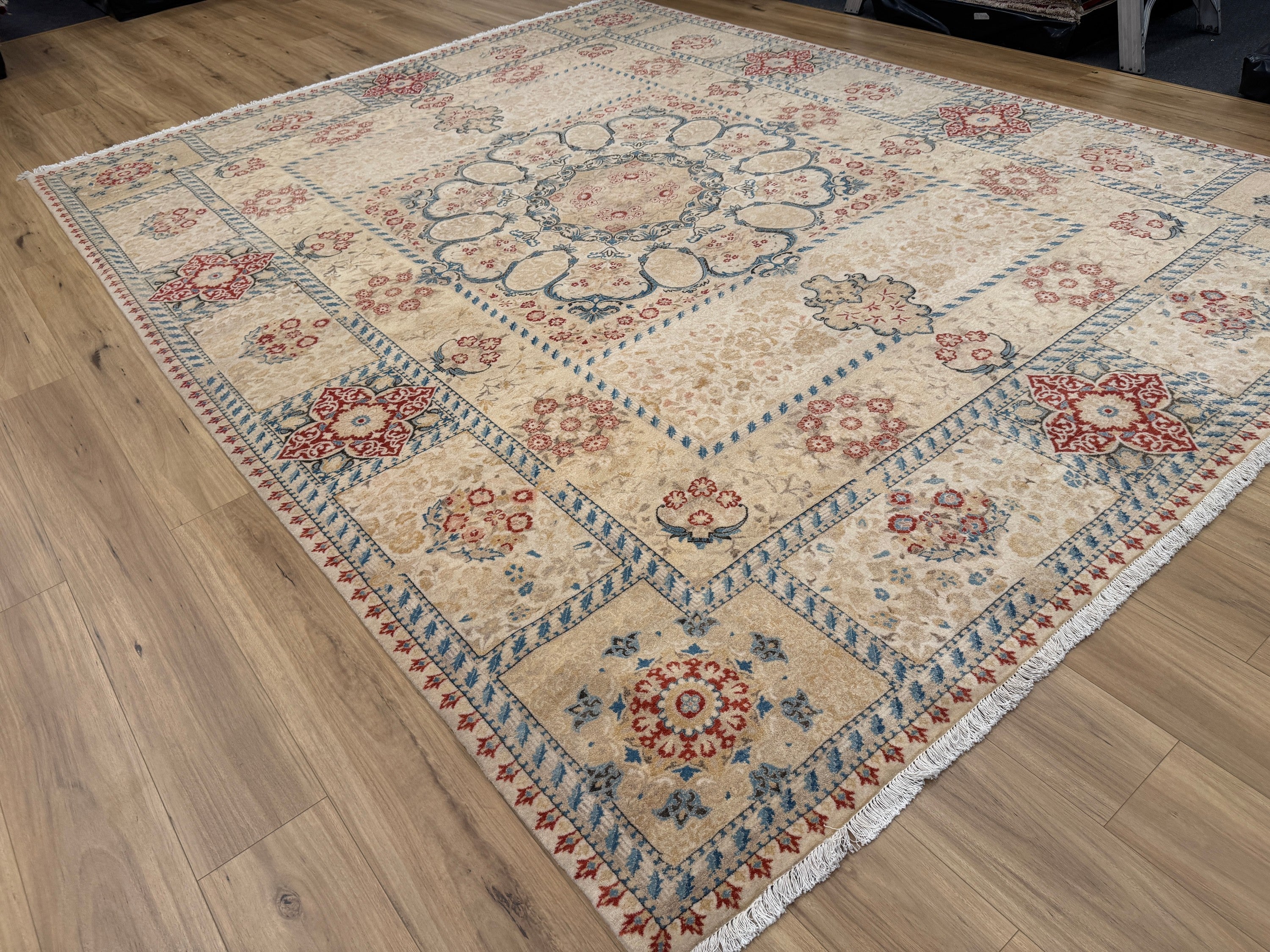 Kashmiri Rug - 361 cm x 274 cm