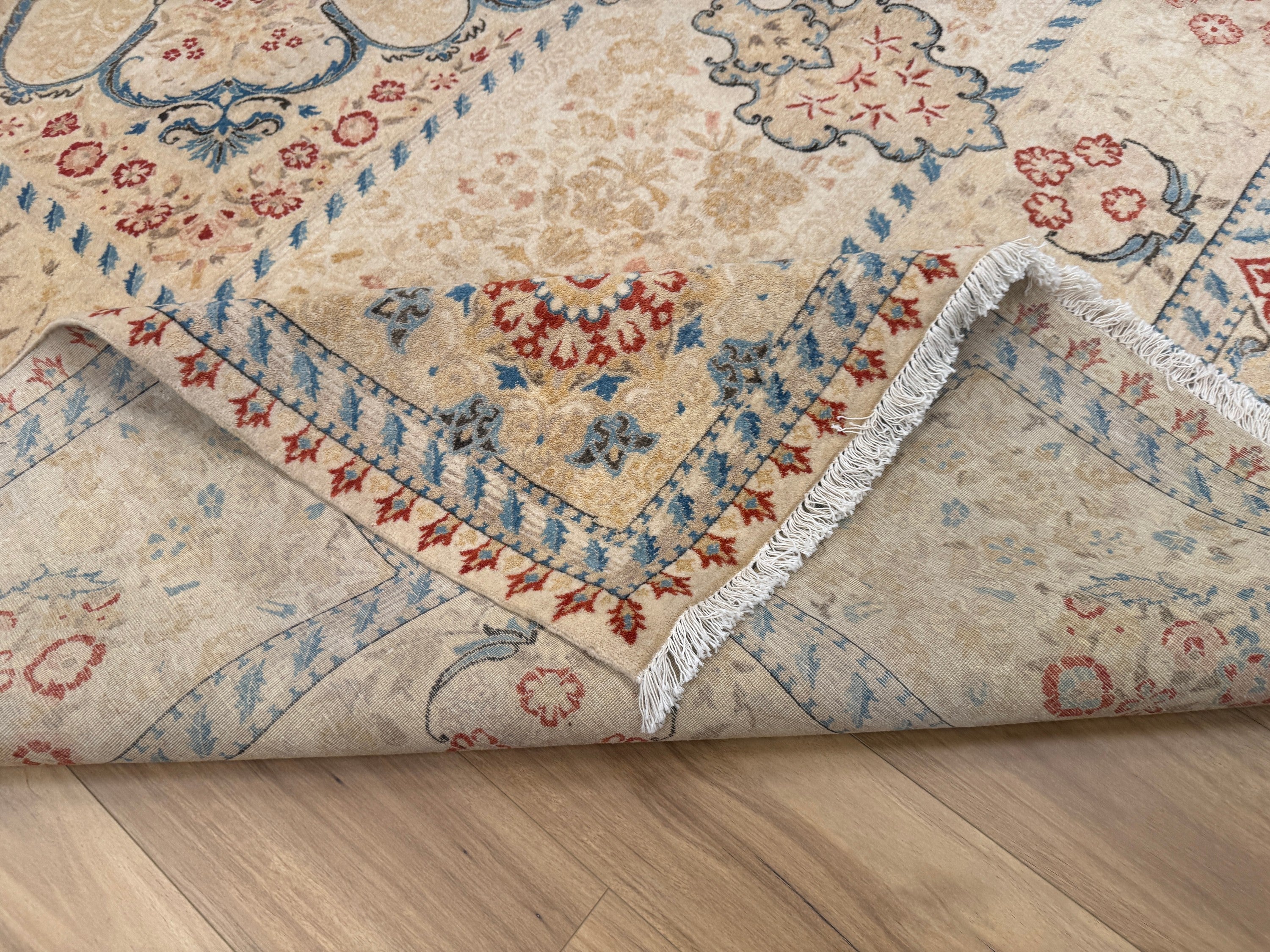 Kashmiri Rug - 361 cm x 274 cm