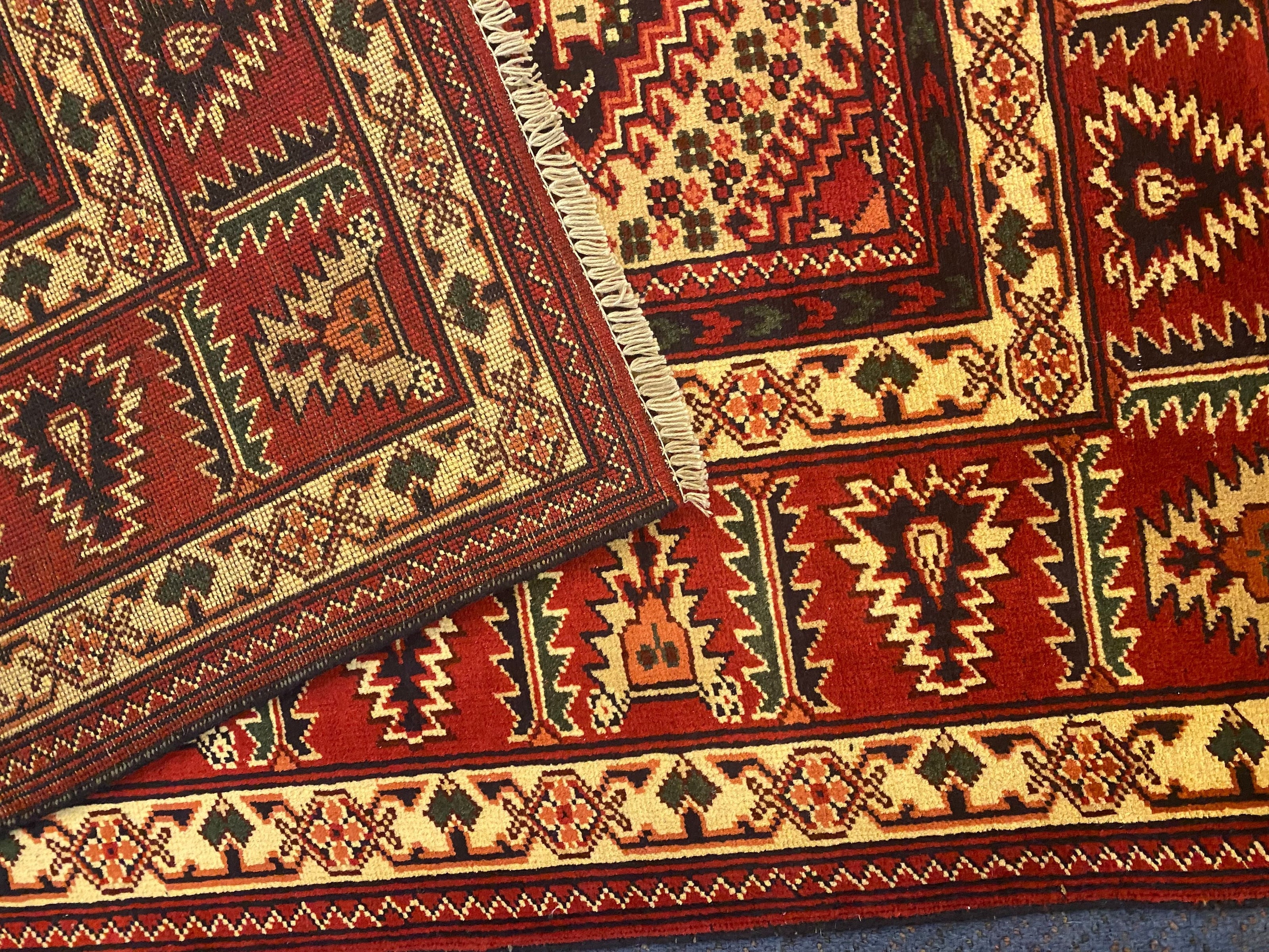 Roshnai Rug - 187 cm x 154 cm
