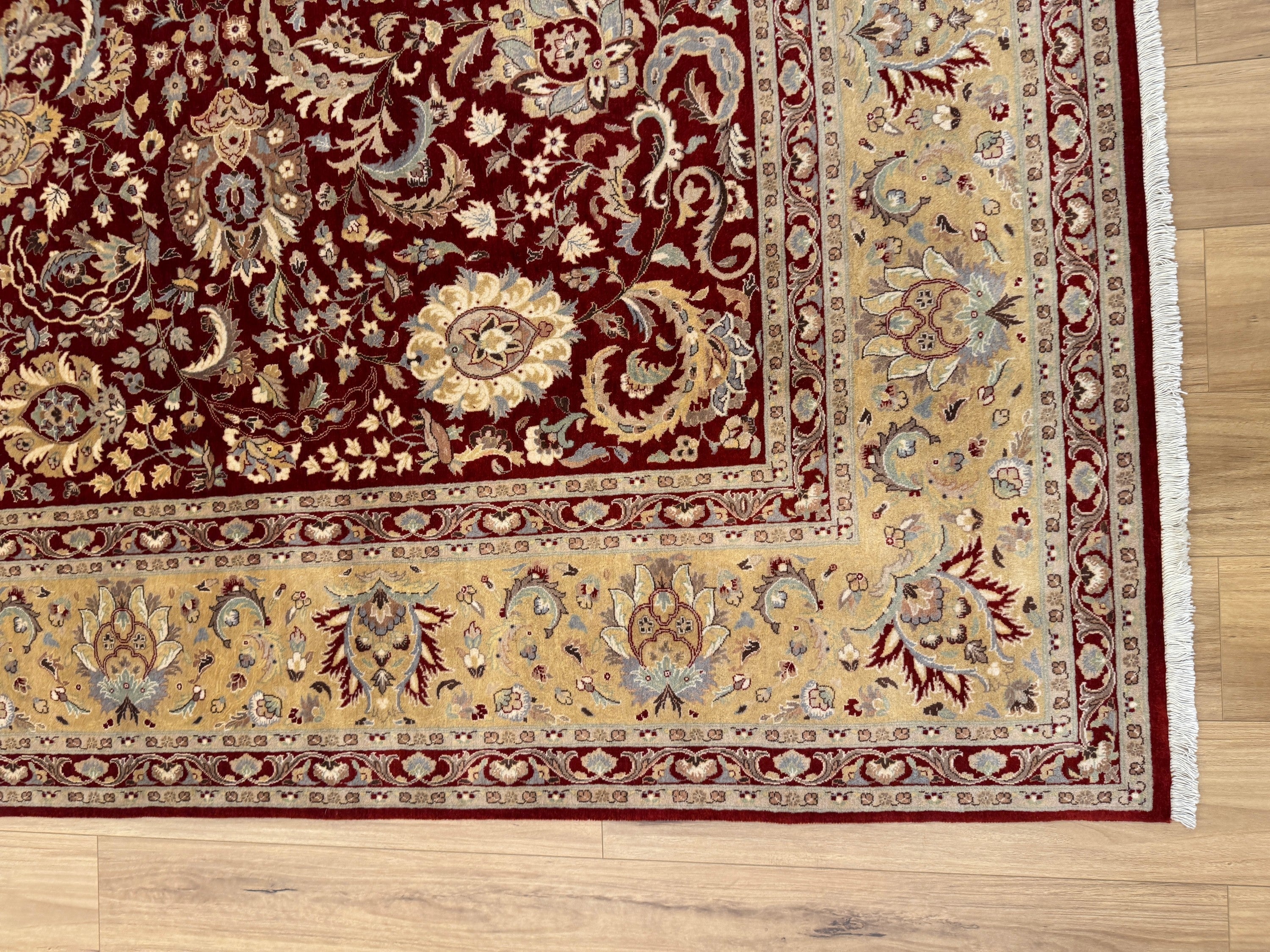 Kashmiri Rug - 359 cm x 271 cm