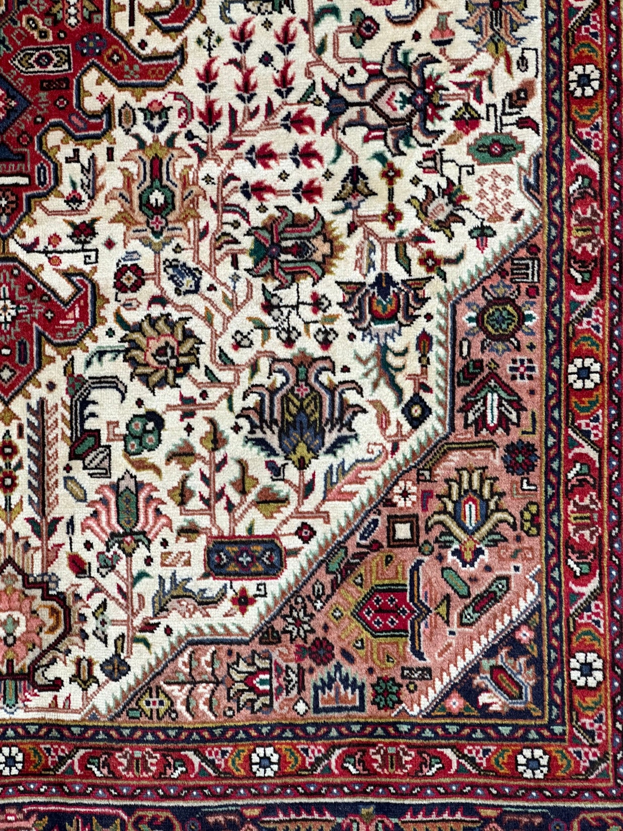 Persian Tabriz Pure Wool pile Hand Knotted From Persian
