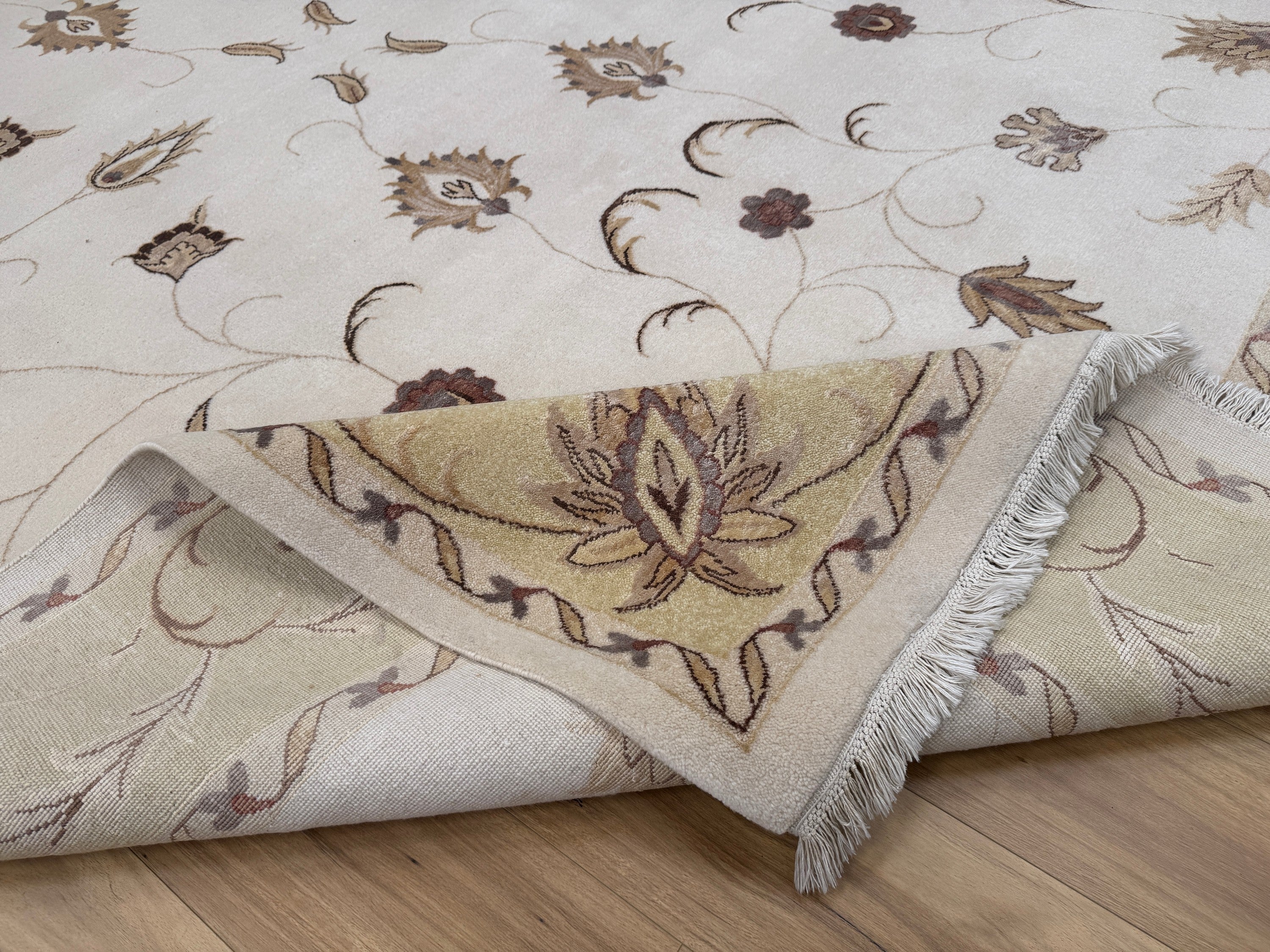 Ziegler Rug - 370 cm x 270 cm