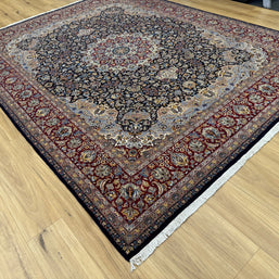 Isfahan Rug - 320 cm x 241 cm