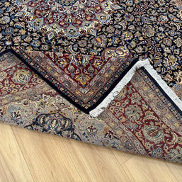 Isfahan Rug - 320 cm x 241 cm