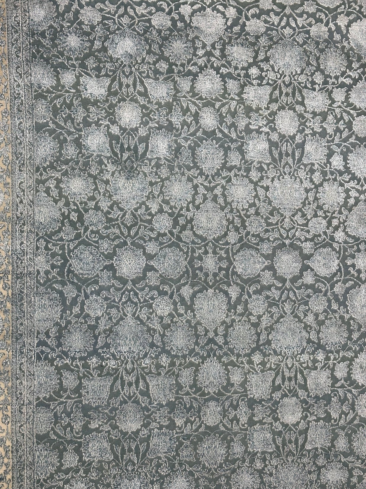 Fine Ziegler Wool & Silk Hand Knotted Rug