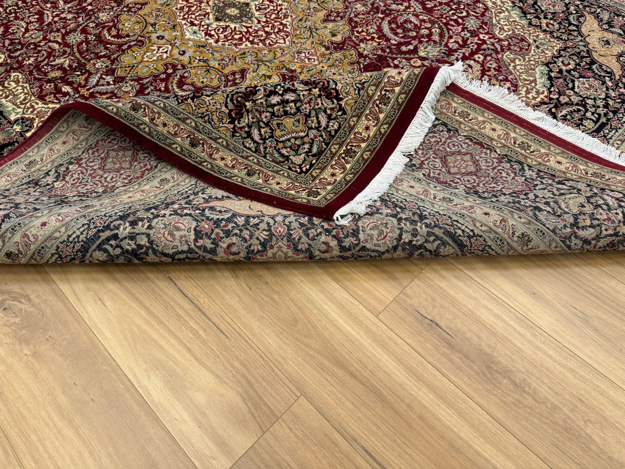 Isfahan Rug - 301 cm x 246 cm