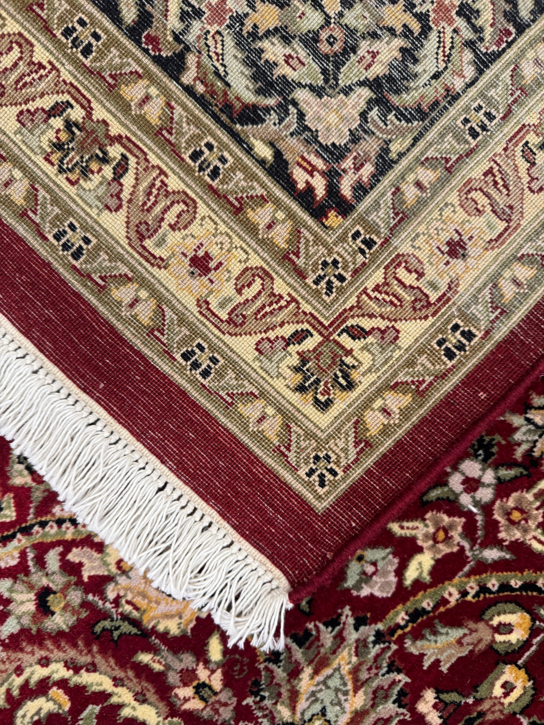 Isfahan Rug - 301 cm x 246 cm
