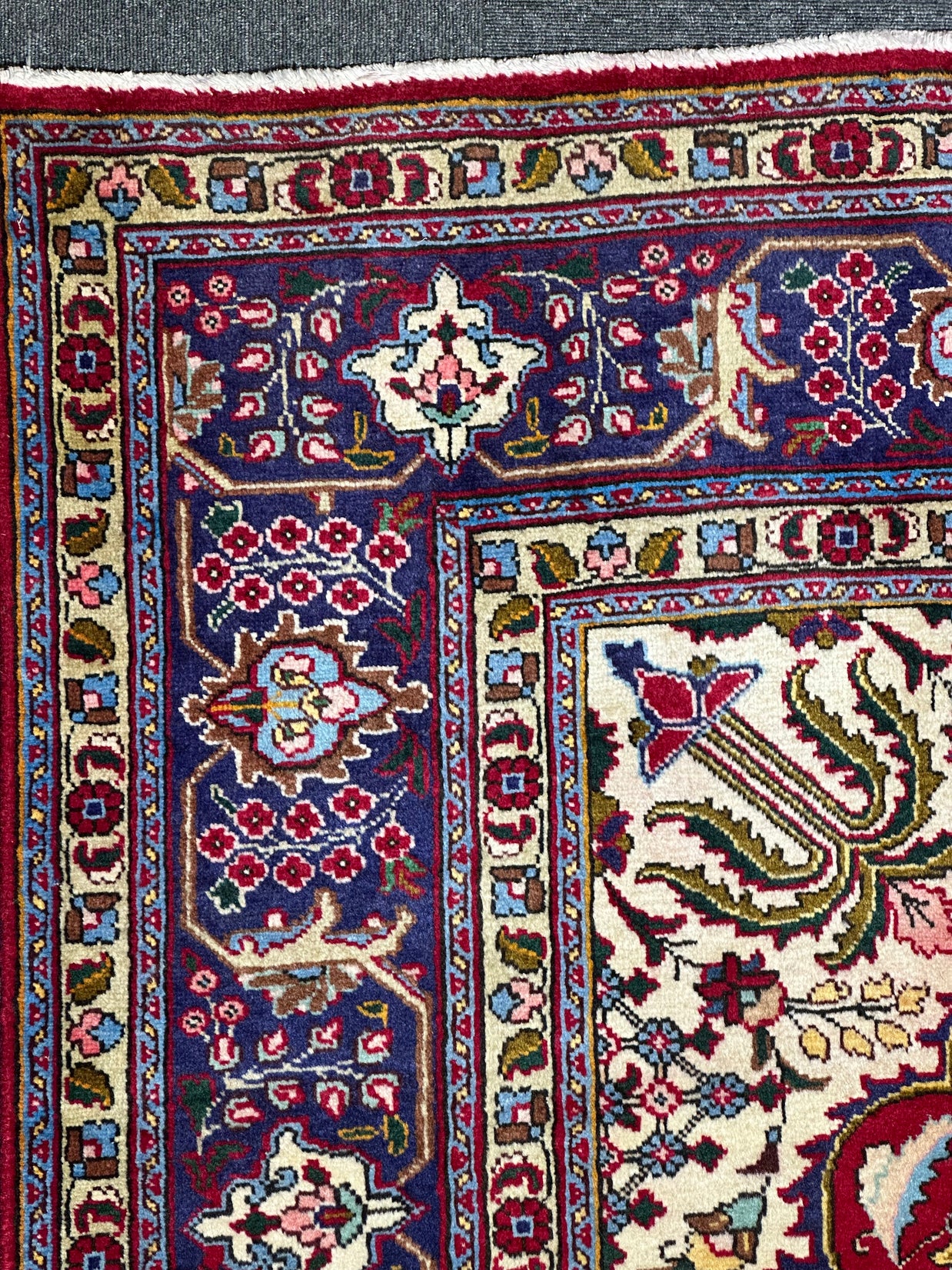 Persian Tabriz Hand Knotted Wool pile rug from Iran