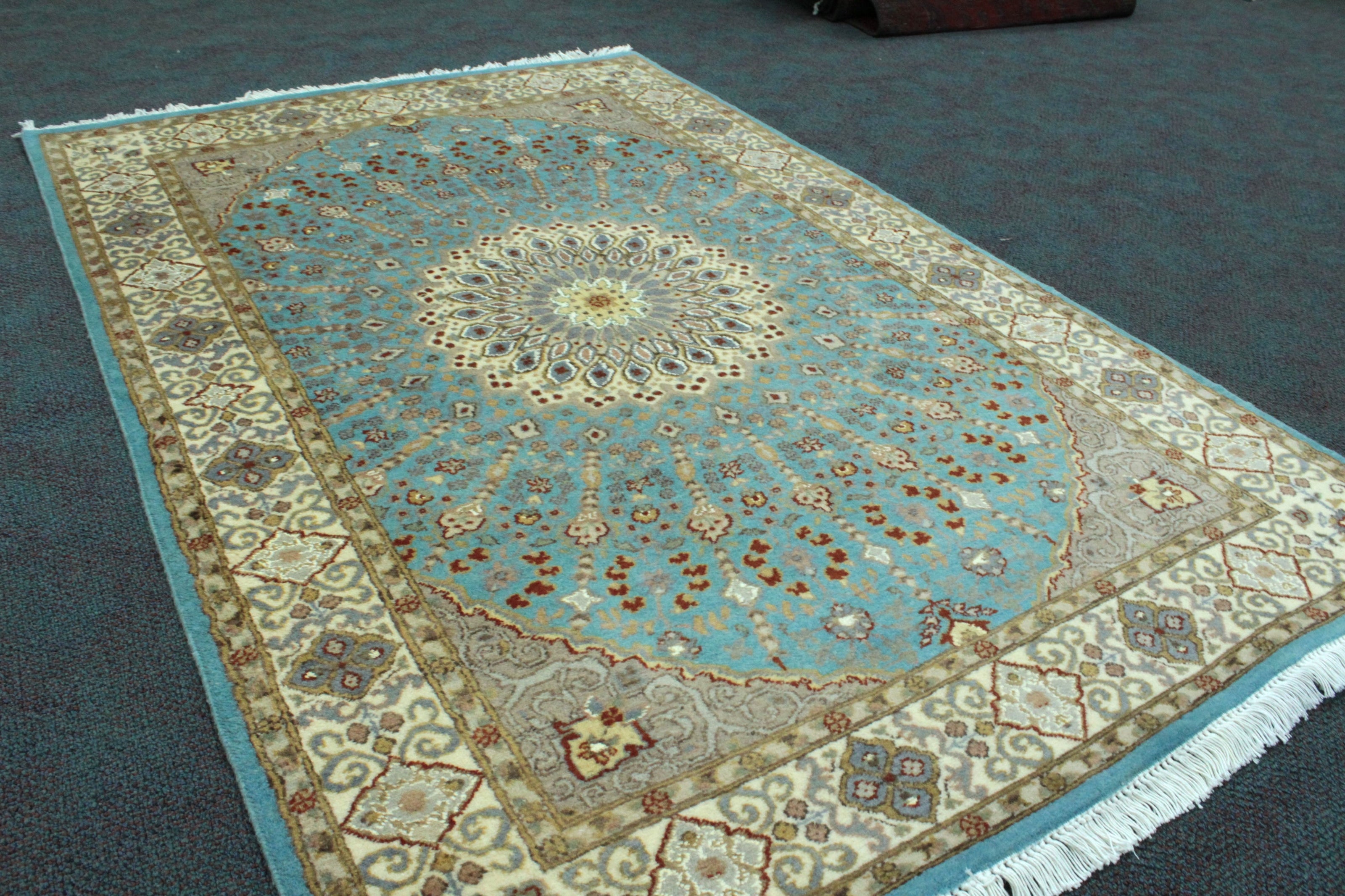 Kashmiri Rug  - 185 cm x 121 cm