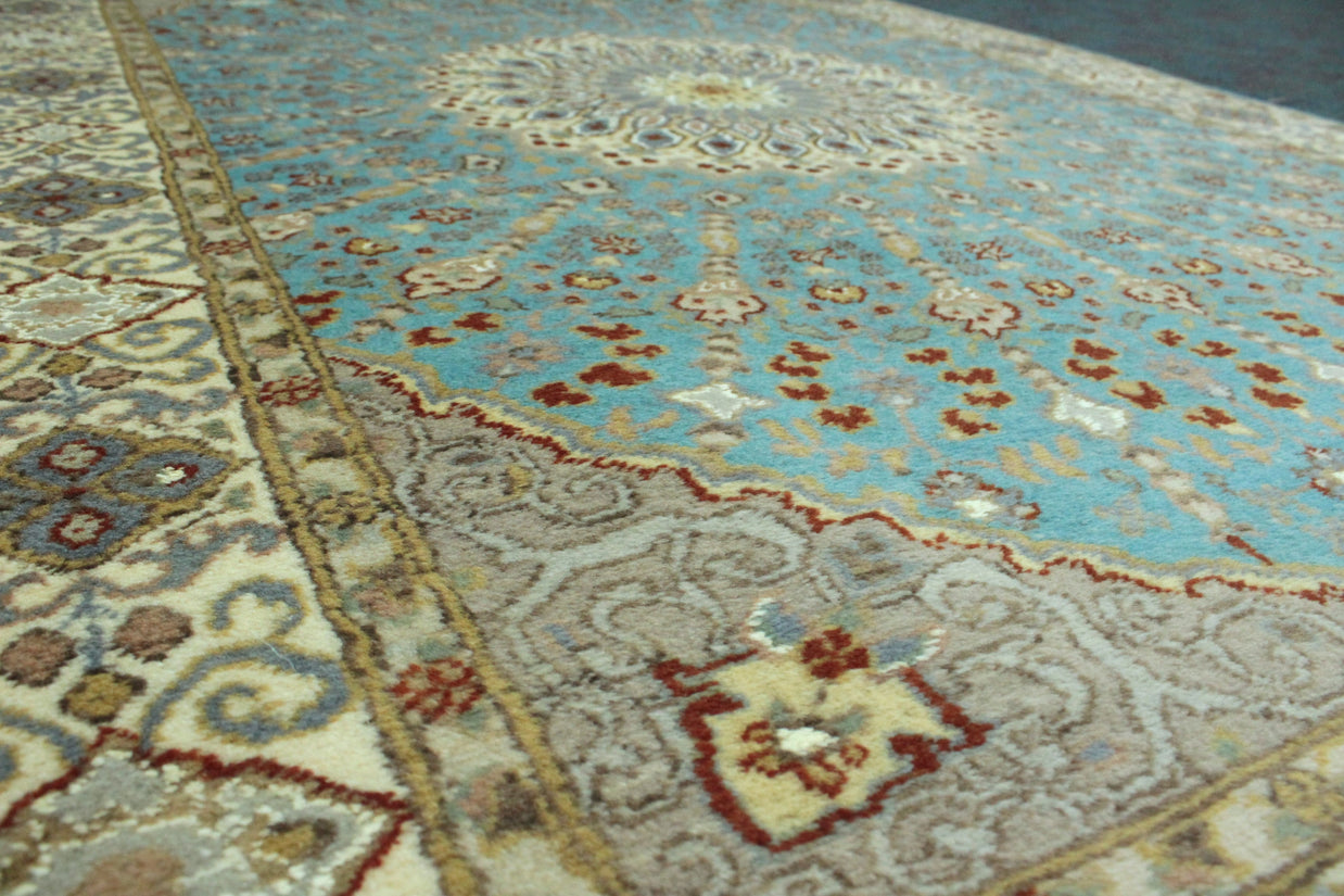 Kashmiri Rug  - 185 cm x 121 cm