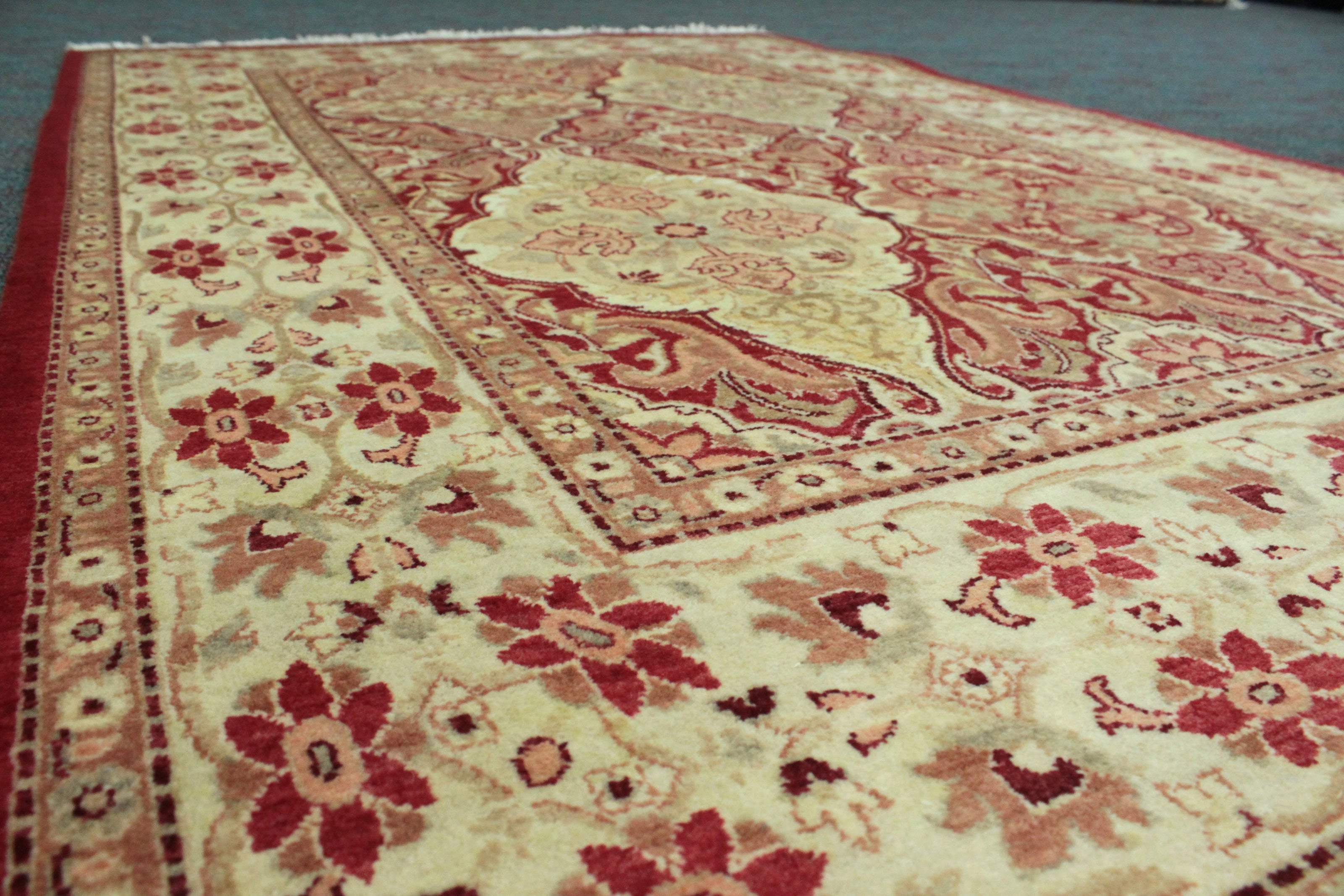 Kashmiri Rug  - 185 cm x 122 cm