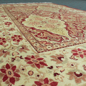 Kashmiri Rug  - 185 cm x 122 cm