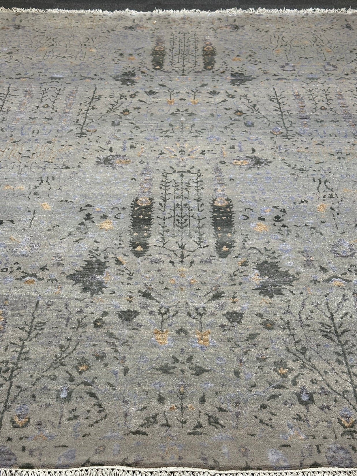 Indo Persian Gabbeh Modern Hand Knotted Rug Made of wool and Raw silk