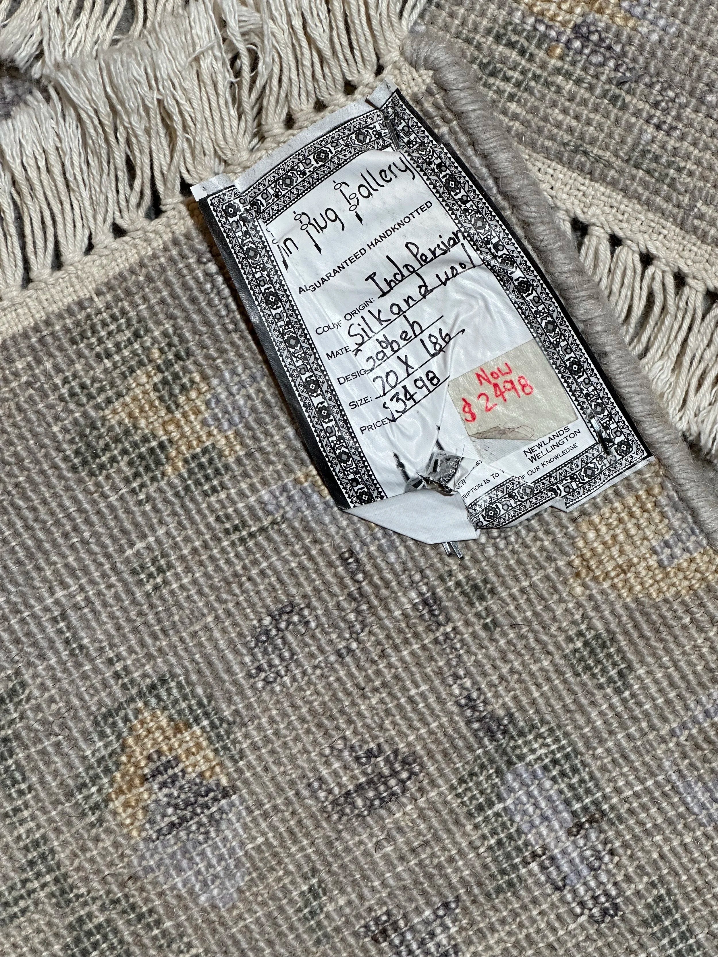 Indo Persian Gabbeh Modern Hand Knotted Rug Made of wool and Raw silk