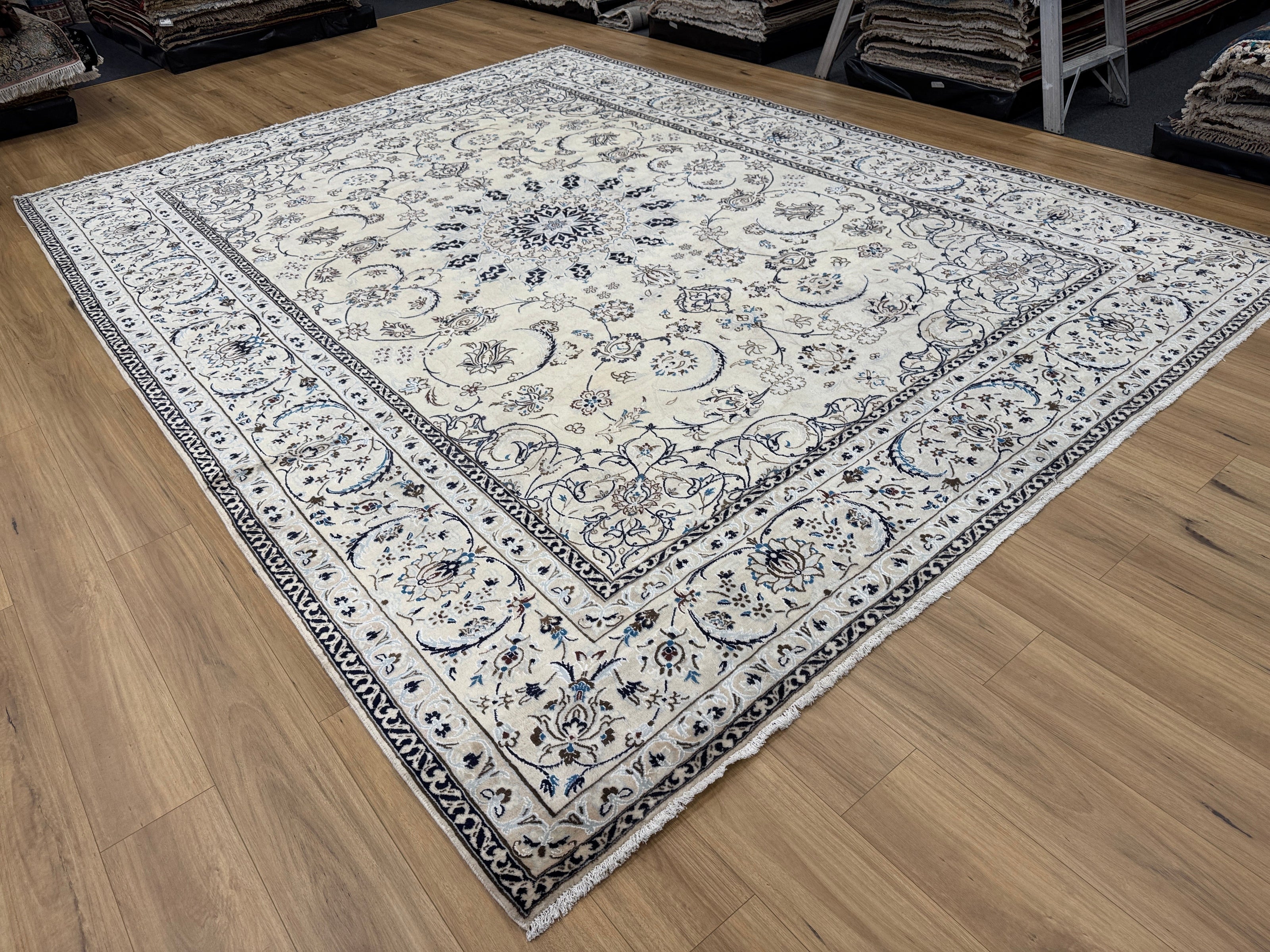 Nain Rug (very fine) - 410 cm x 295 cm