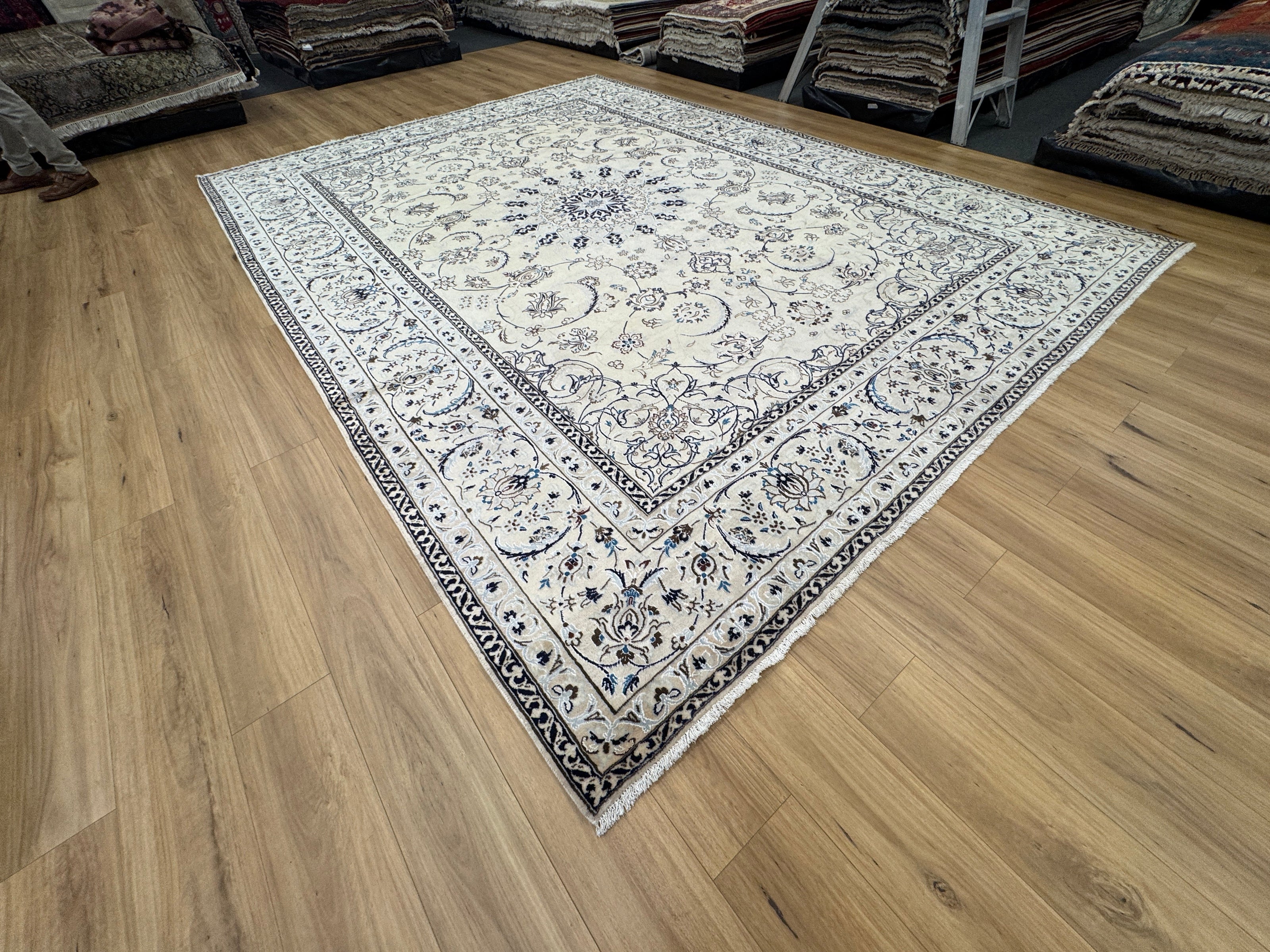 Nain Rug (very fine) - 410 cm x 295 cm