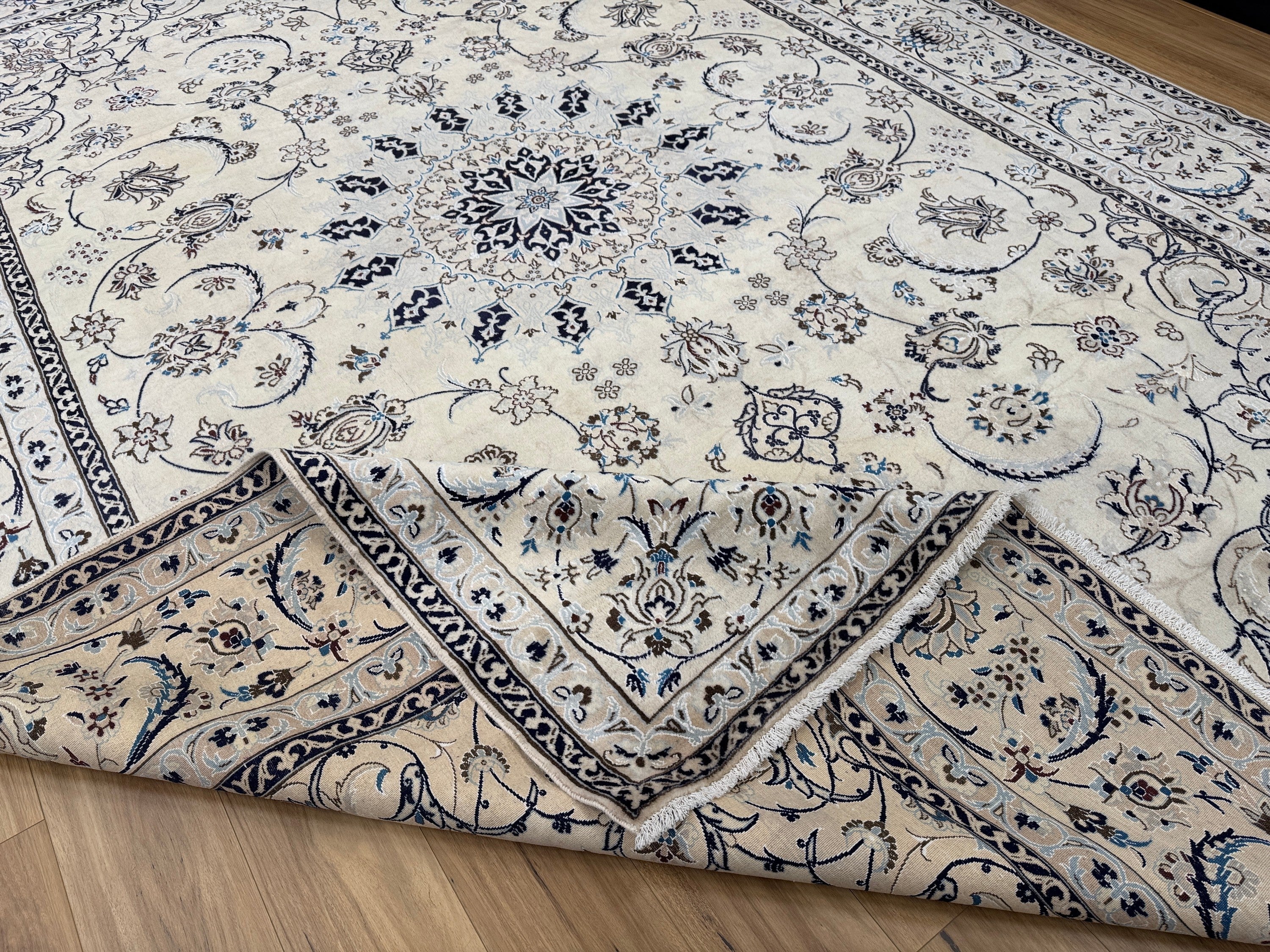 Nain Rug (very fine) - 410 cm x 295 cm