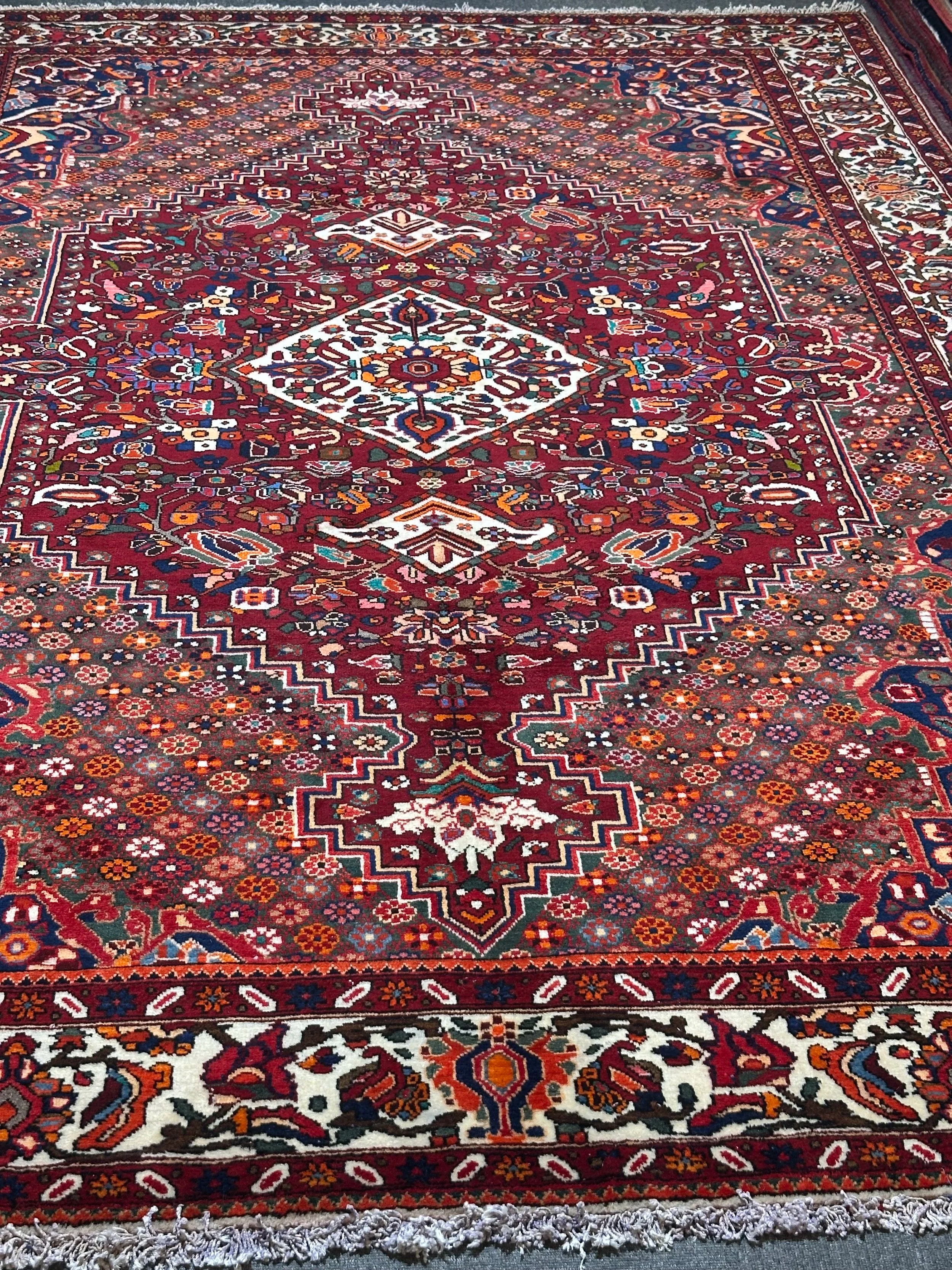 Persian Shahreaza Heavy Duty Hand Knotted Pure wool Pile rug from Persia