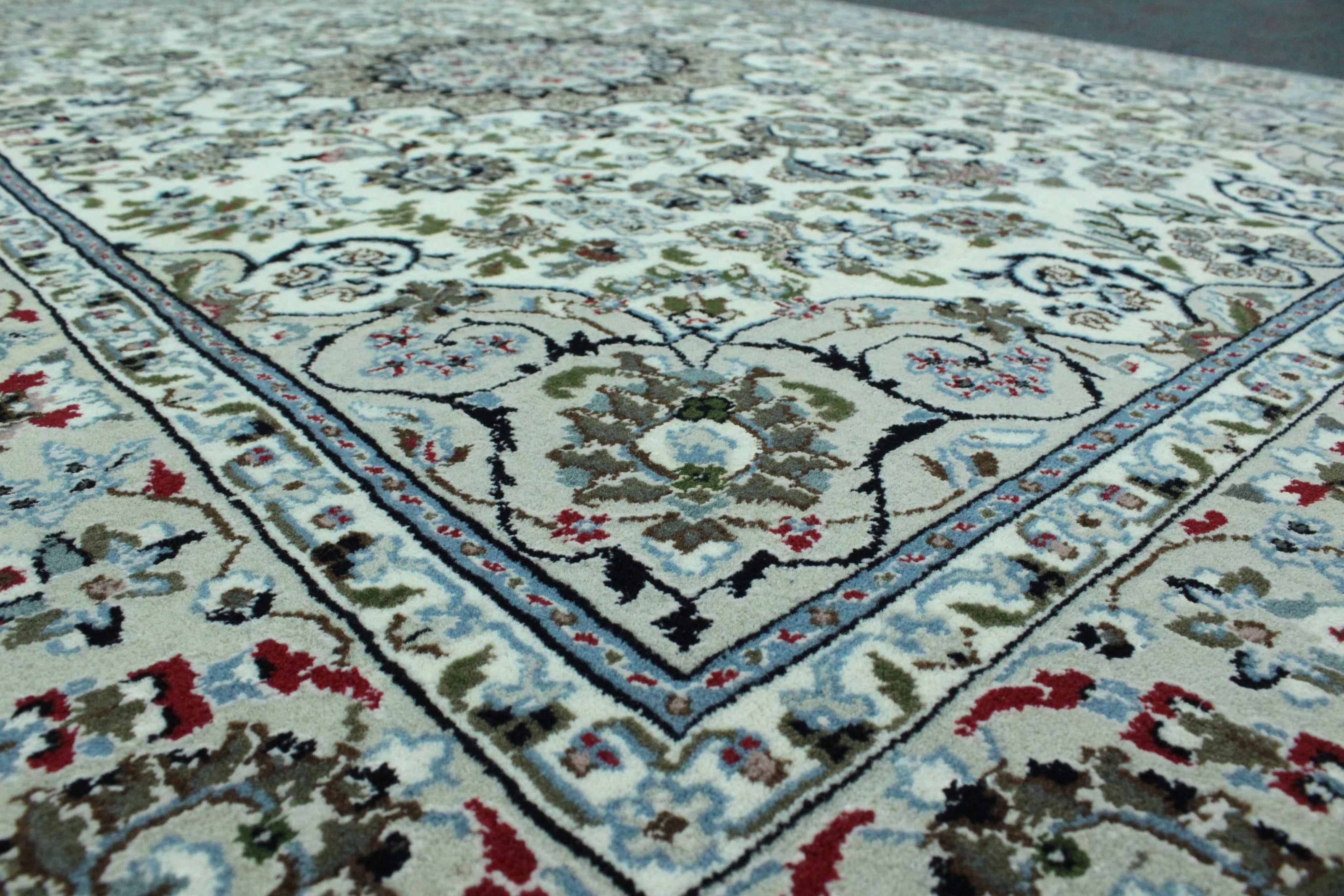 Nain Rug (Fine) - 197 cm x 137 cm